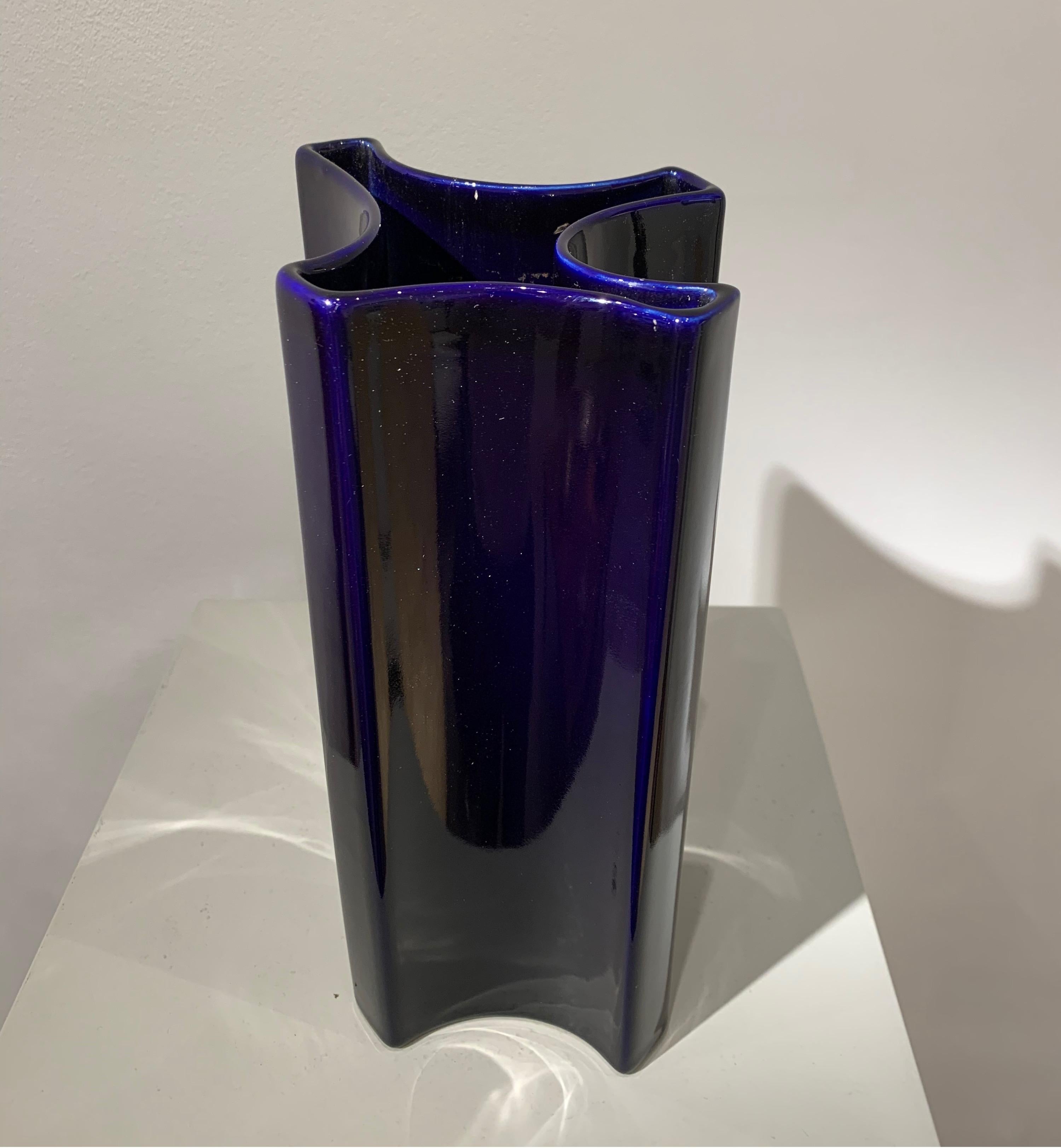 Angelo Mangiarotti Dark Indigo Ceramic Vase, 1960 In Good Condition In Brussels, BE