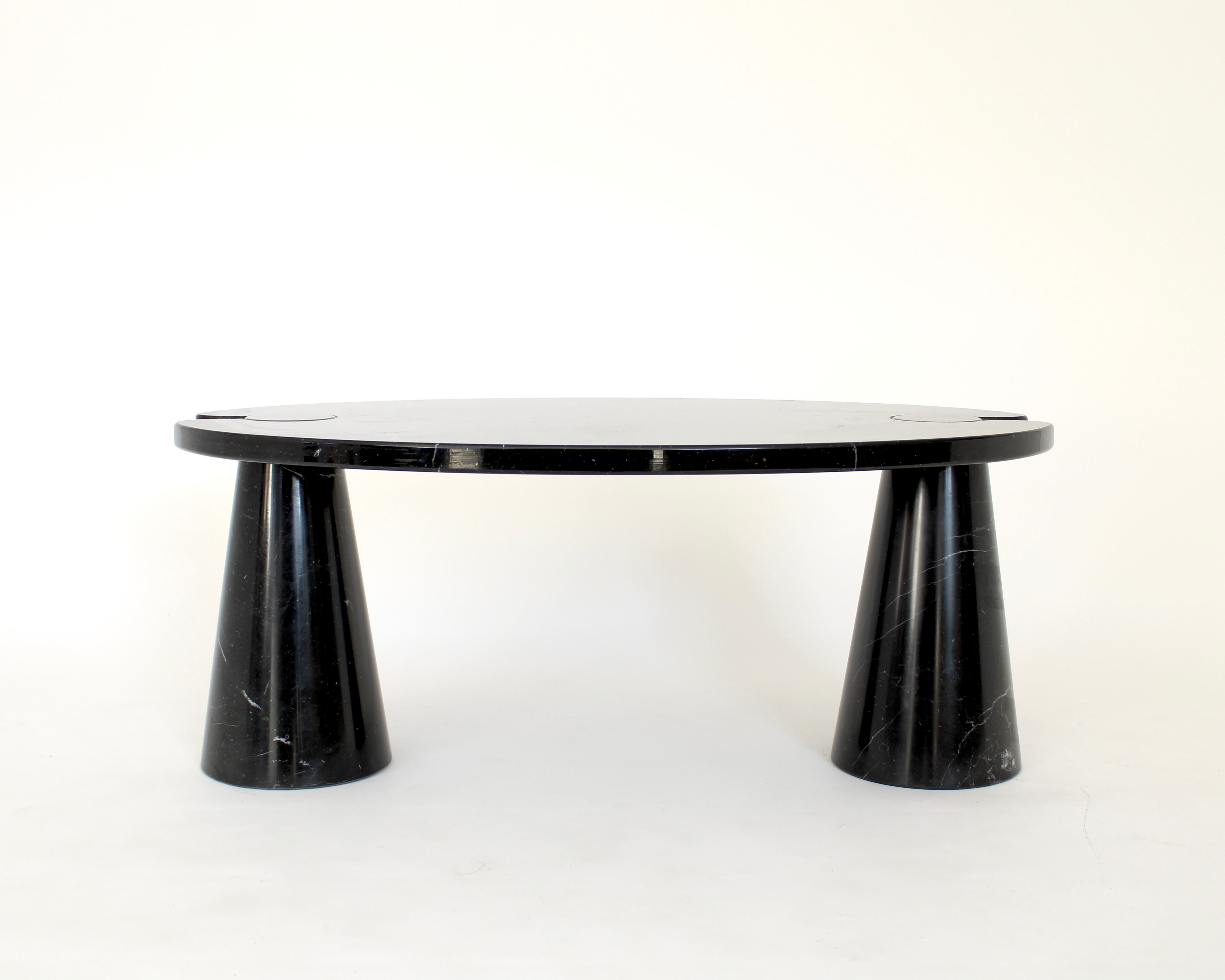 Angelo Mangiarotti Eros collection vintage black Marquina marble Italian oval coffee table. Fucina for Skipper. Circa 1971. The marble is quiet and not heavily veined.
Excellent condition with no chips, cracks or restorations. Skipper