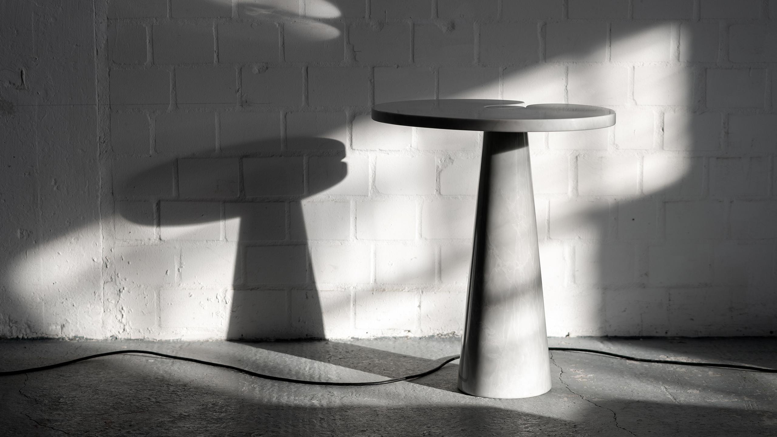 Rare table en marbre Eros de Angelo Mangiarotti.

1971 fabriqué par Skipper, Italie. 72,5 cm de haut, 66 cm x 44 cm...

