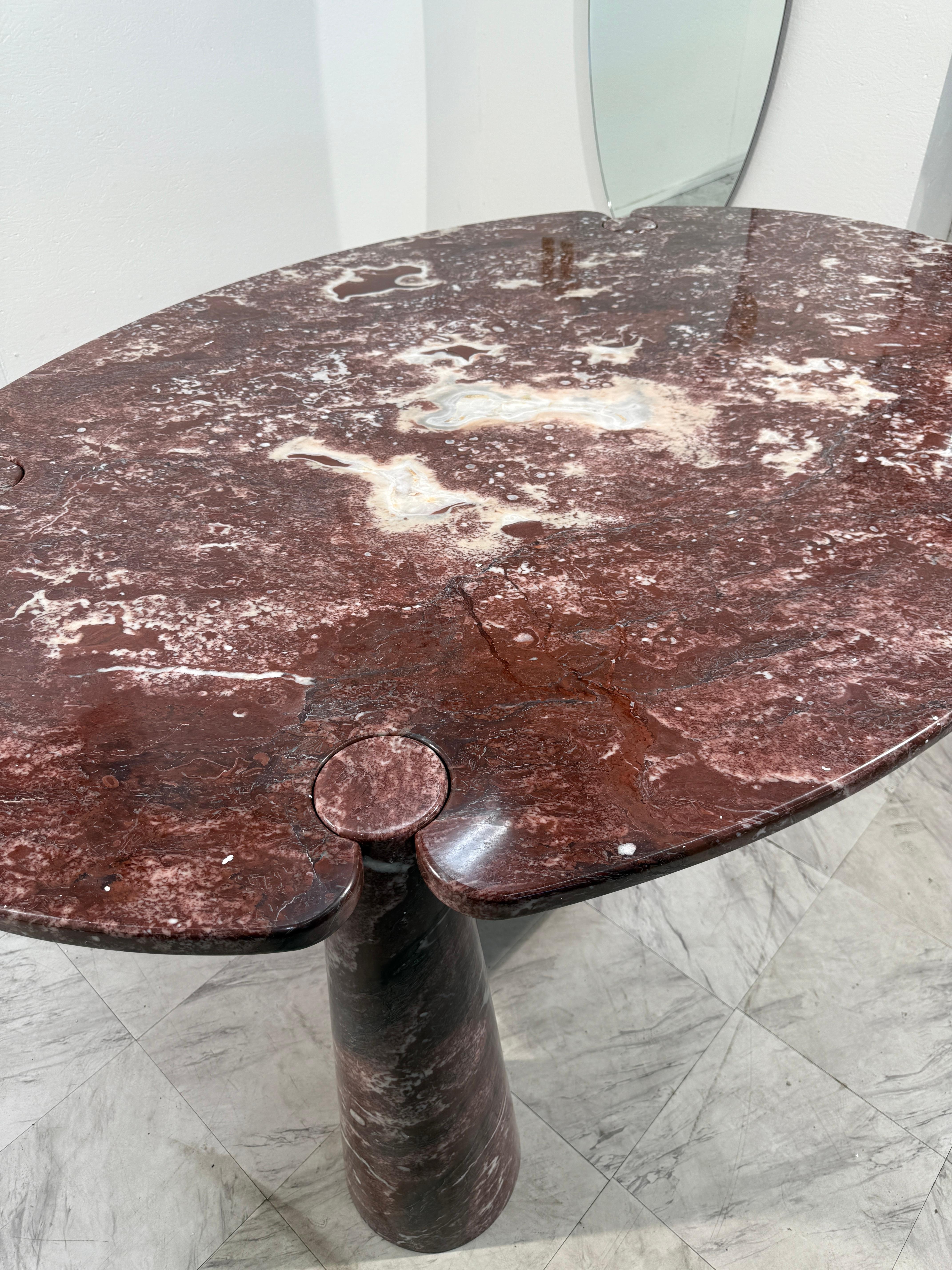 Mesa de comedor ovalada de mármol 