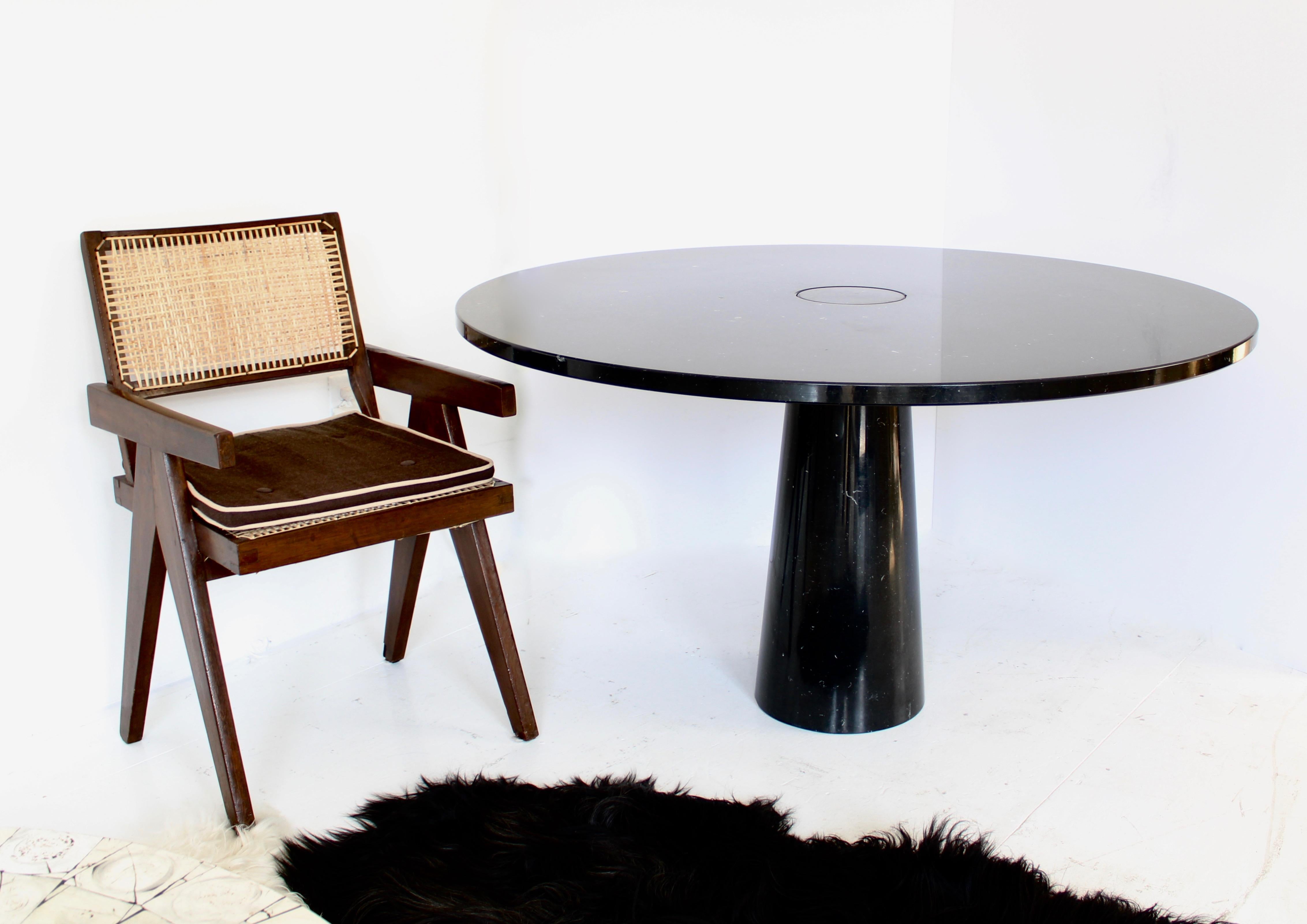 Angelo Mangiarotti Eros Round Dining Table in Black Marquina Marble for Skipper In Excellent Condition In Chicago, IL