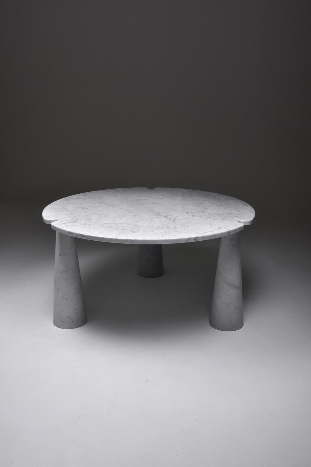 Table de salle à manger ronde en marbre Angelo Mangiarotti 