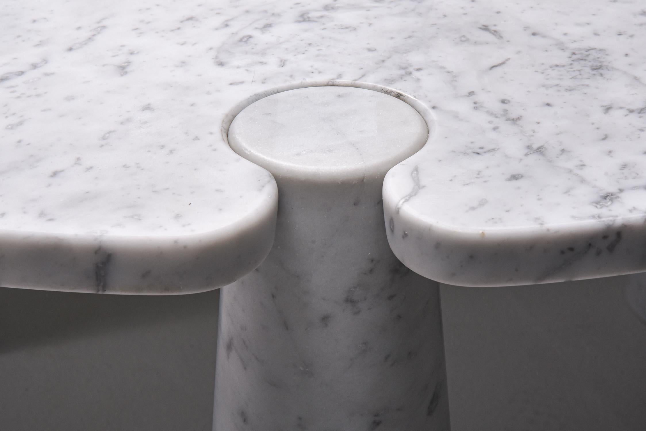 Postmoderne Table de salle à manger ronde en marbre Angelo Mangiarotti 
