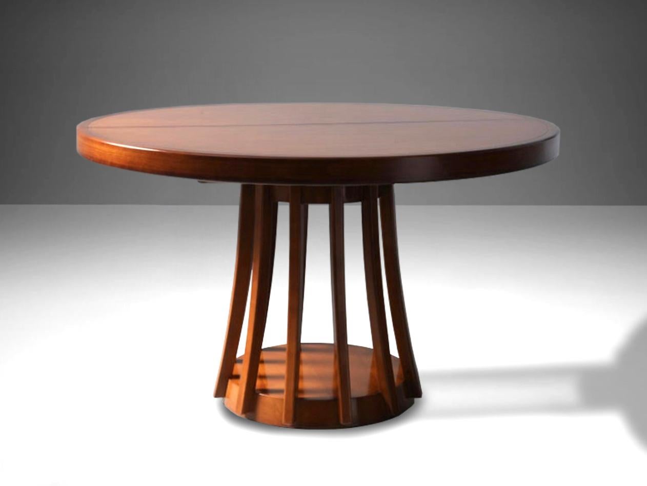 Designed by the famous Italian designer Angelo Mangiarotti, the S11 extending table is an authentic icon of style and good taste

The table's round shape creates an inviting and intimate dining experience. Furthermore, the table can be extended to