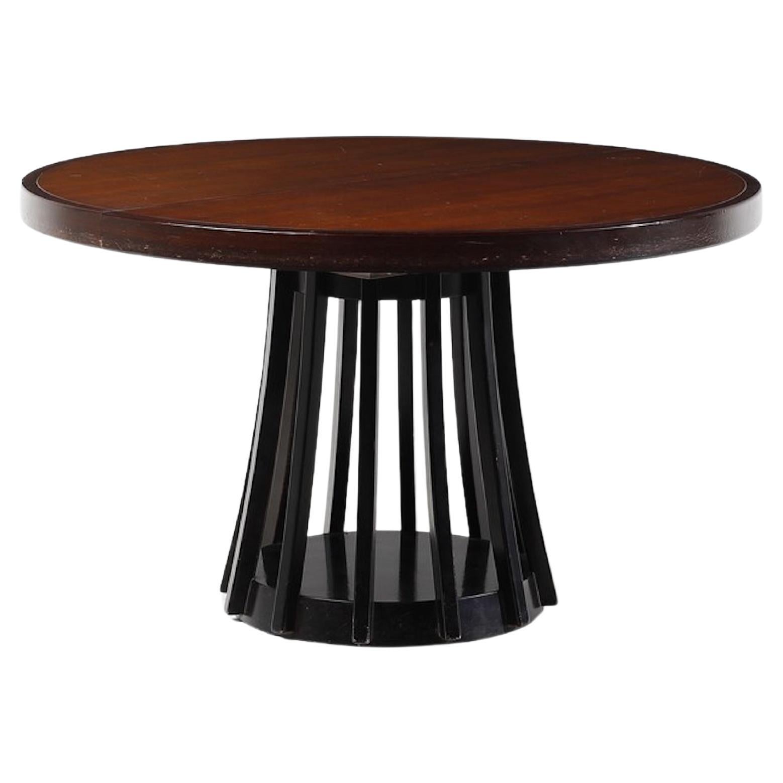 Lacquered Esstische