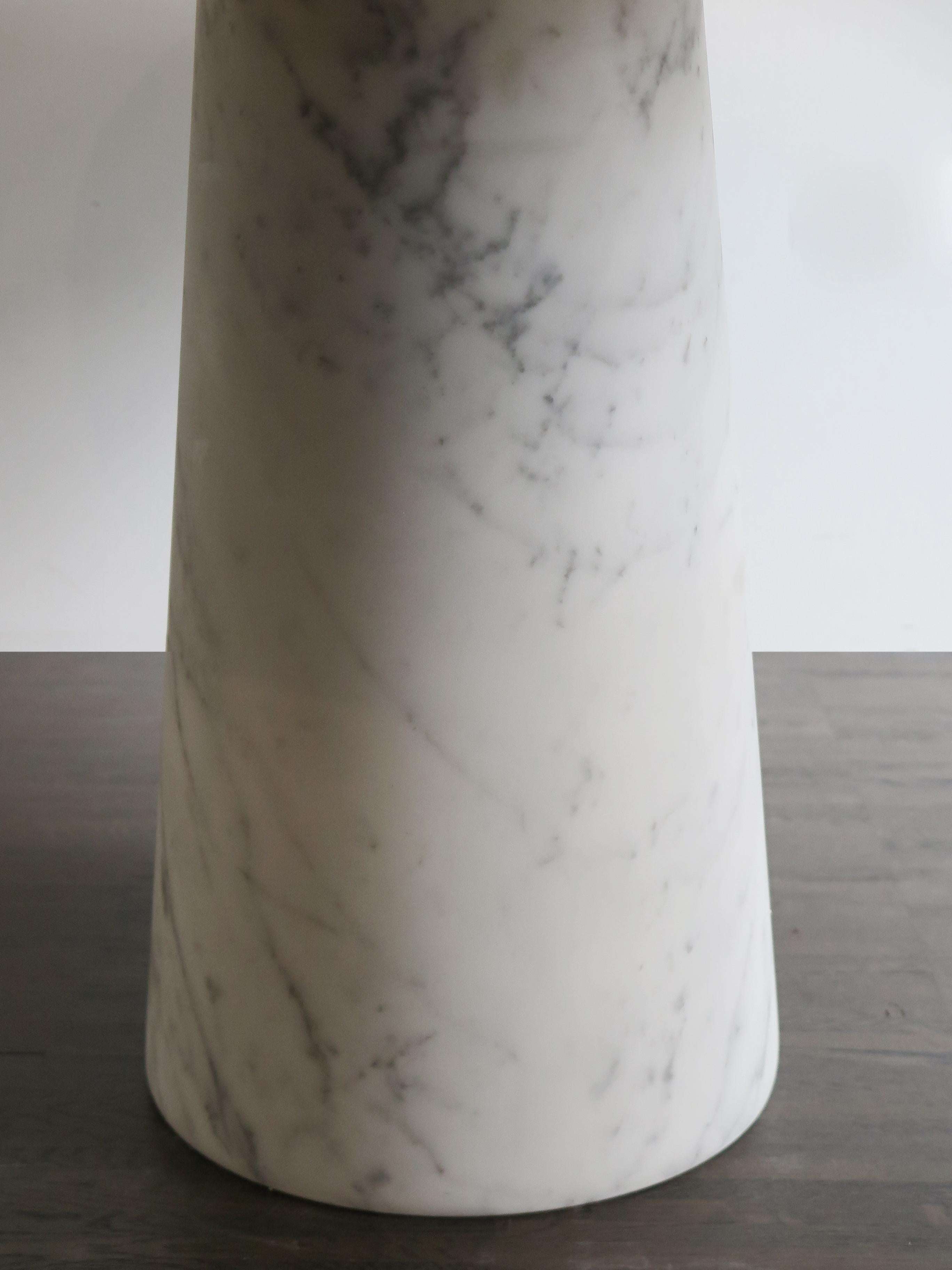 Angelo Mangiarotti pour AgapeCasa Table italienne en marbre de Carrare blanc Eros en vente 4