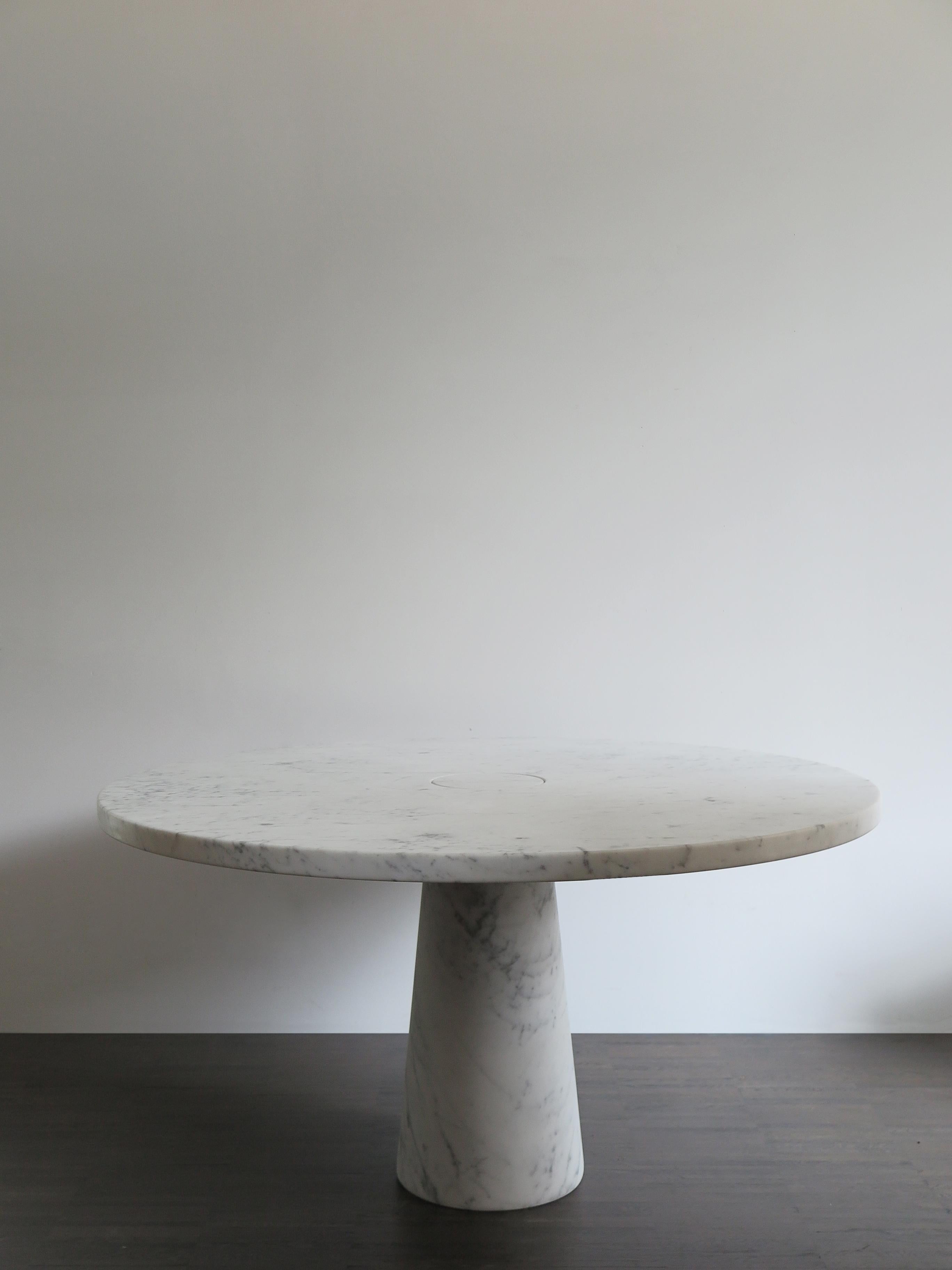 Moderne Angelo Mangiarotti pour AgapeCasa Table italienne en marbre de Carrare blanc Eros en vente