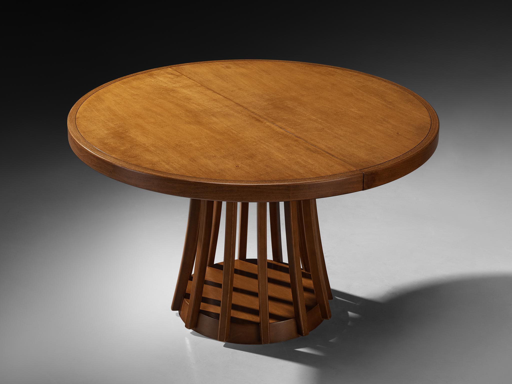 Angelo Mangiarotti for La Sorgente del Mobile, extendable dining table from the 'Programma S11' series, maple, beech, Italy, 1972

This extendable table by Angelo Mangiarotti, part of the Programma S11 series from 1972, represents a clear synthesis