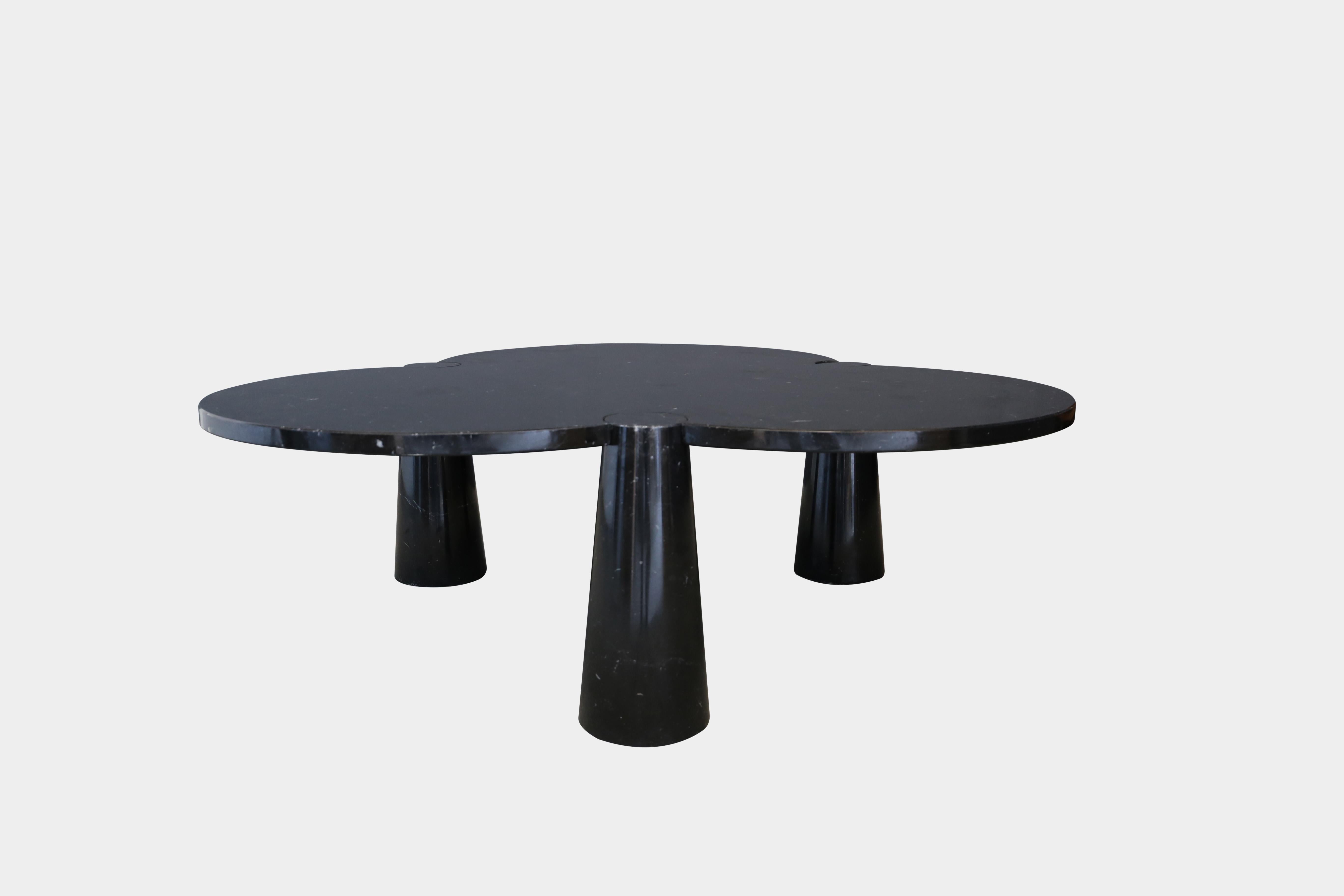 Angelo Mangiarotti for Skipper from the Eros series very rare (no longer in production in current series) and large Triforglio coffee table in black Marquina marble with an elegant shamrock-shape designed tabletop interlocked with tops of three