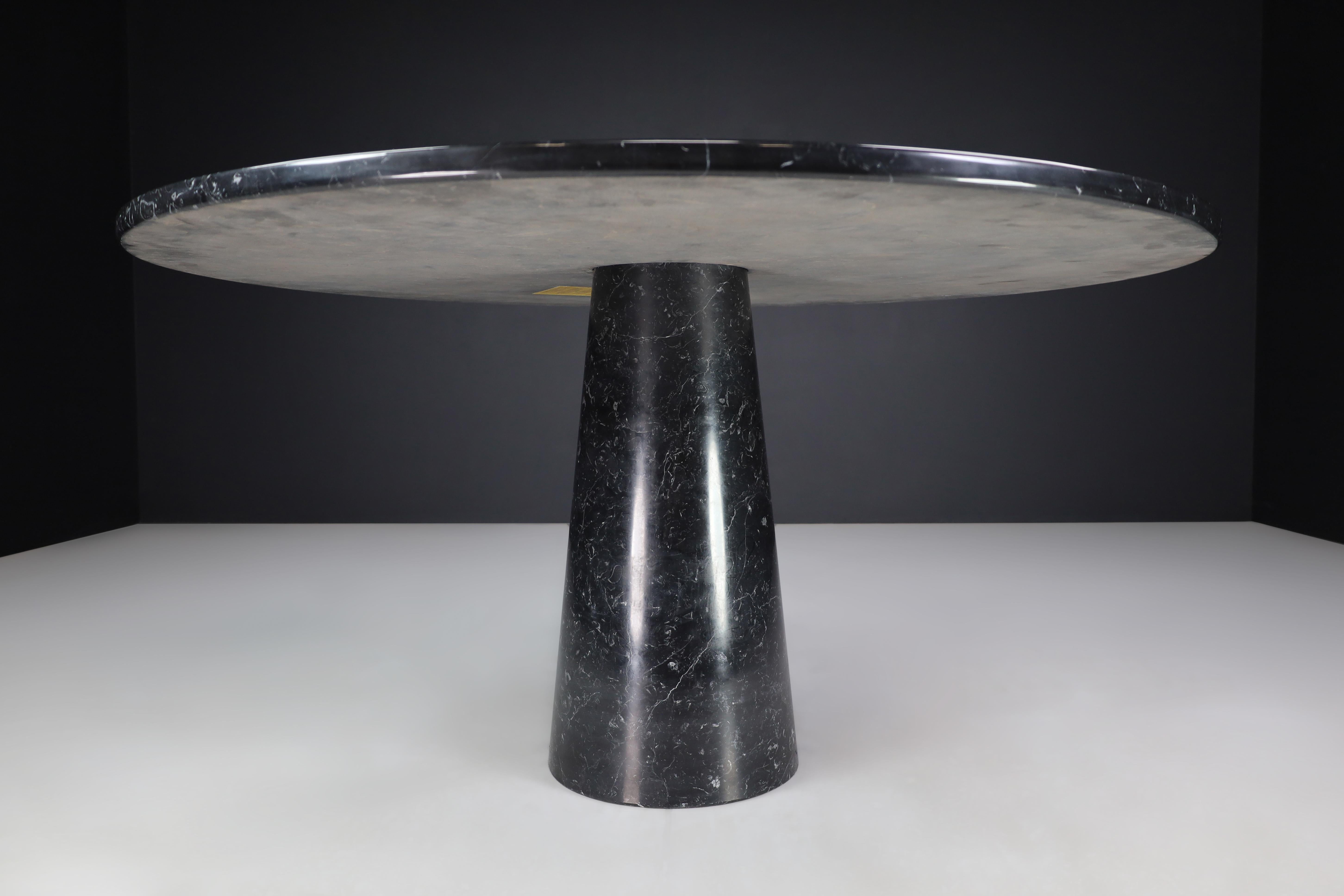 20th Century Angelo Mangiarotti for Skipper 'Eros' Round Dining Table in Marquina Marble 1970 For Sale