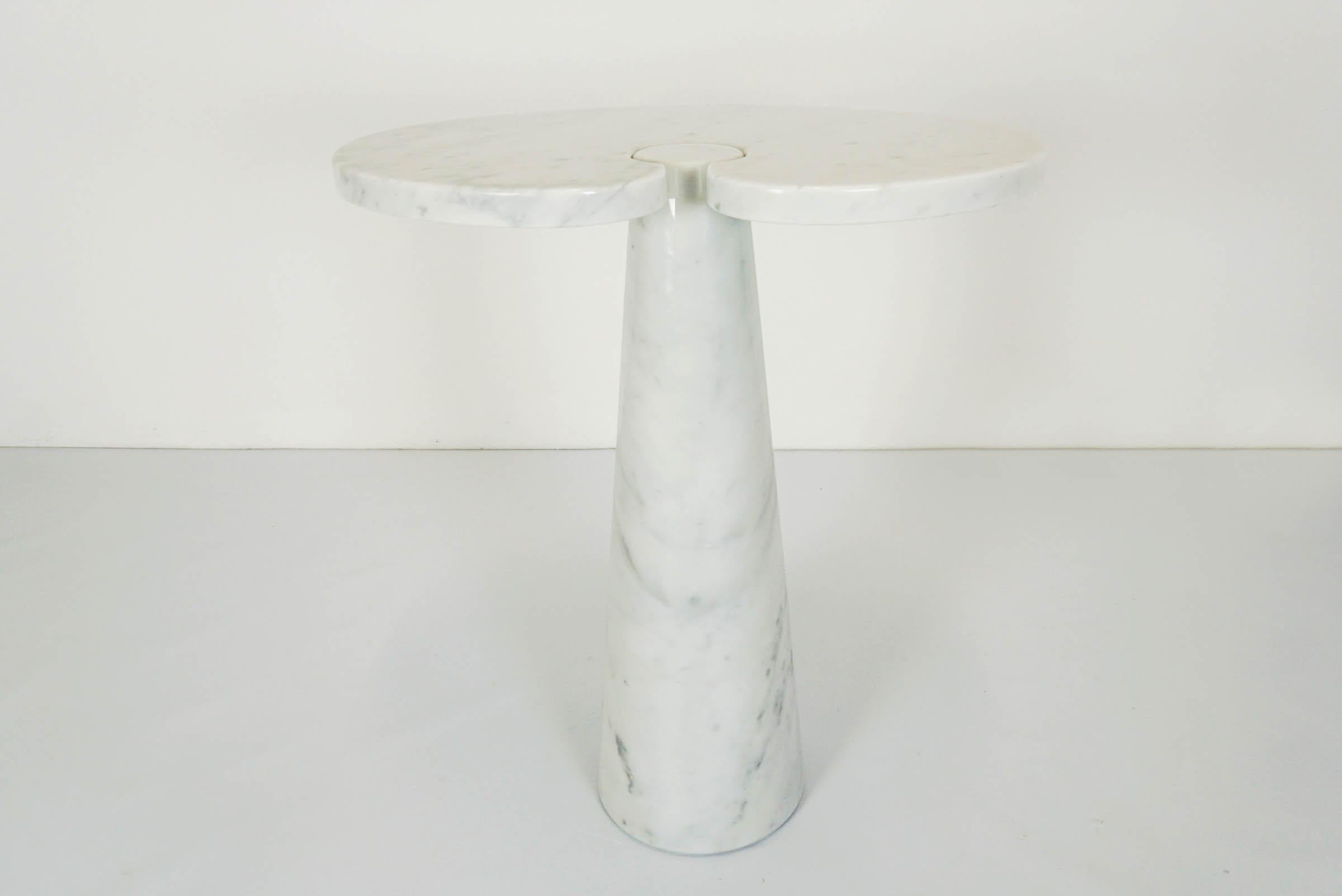 Very nice Gueridon side table in Carrara marble
Possibilit of a second one in lower size.