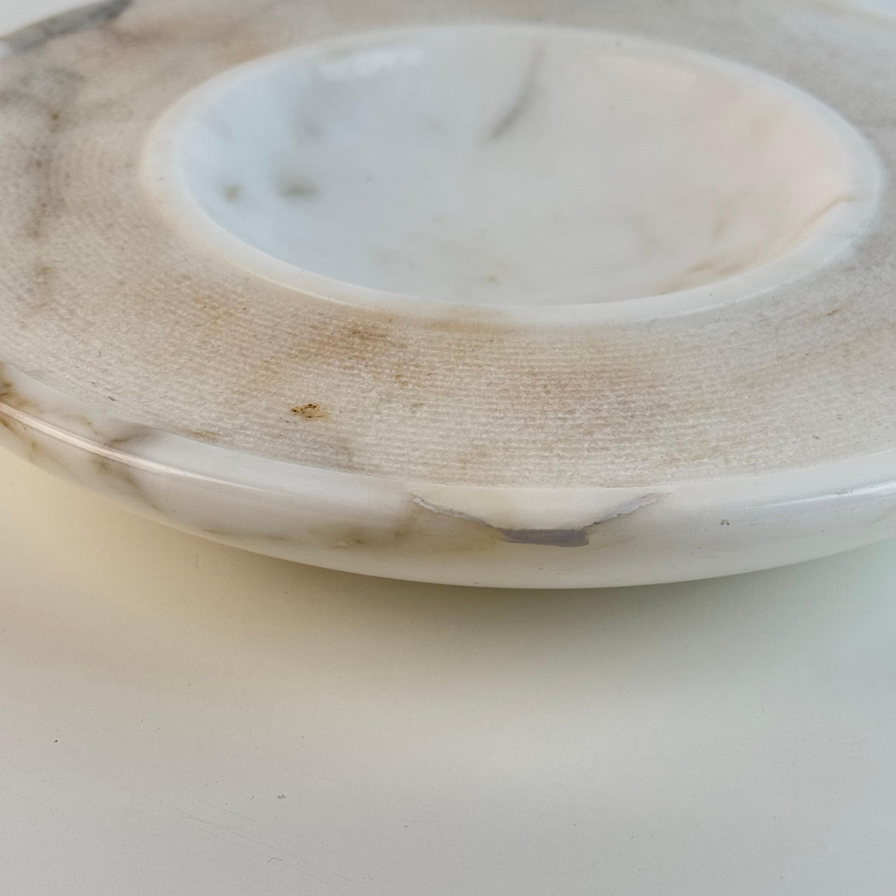 Angelo Mangiarotti for Skipper – Hand-Carved Carrara Marble Centrepiece / Vide-P (Handgeschnitzt) im Angebot