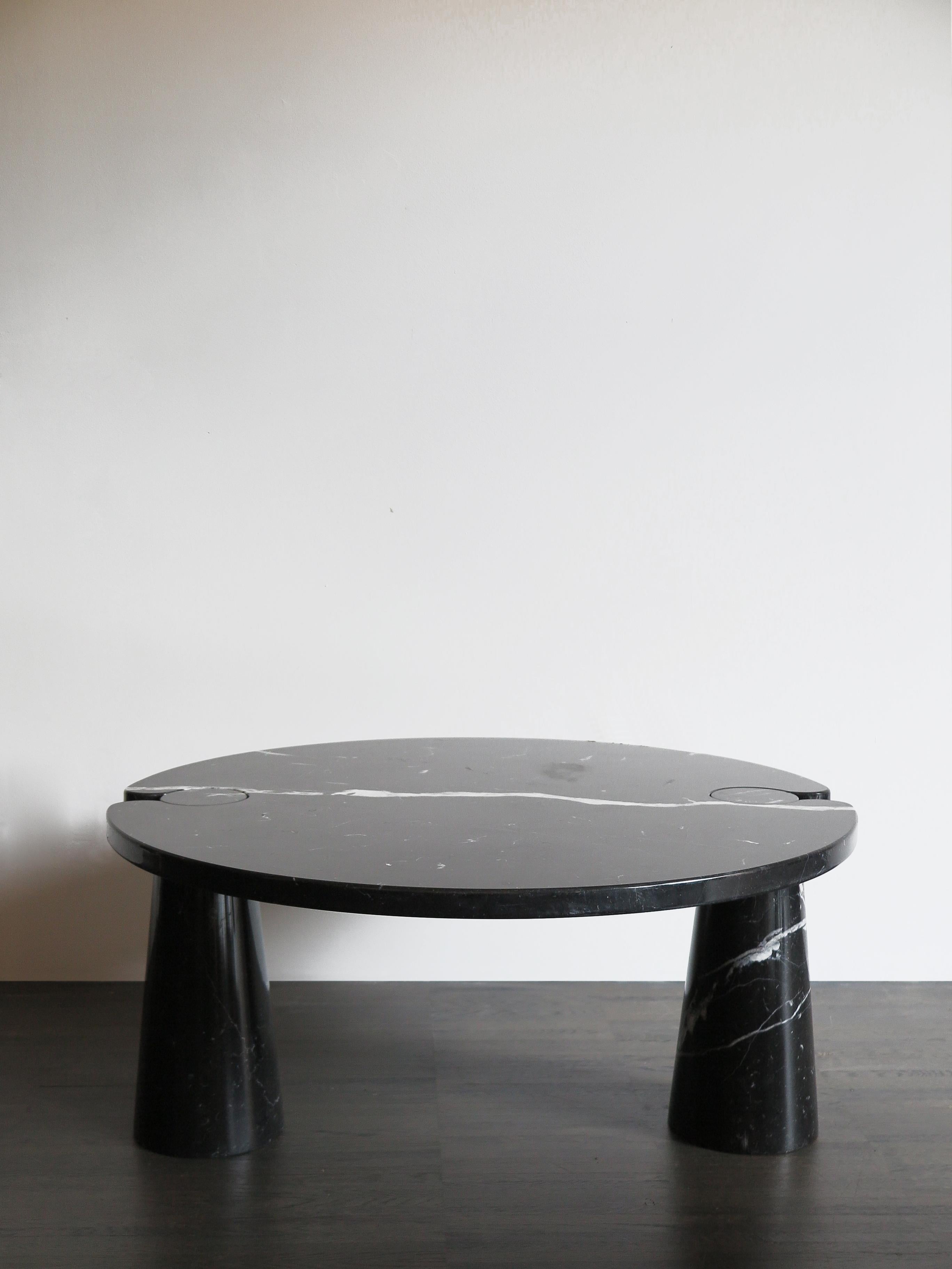 Italian coffee table or sofa table, Eros series, in Black Marquinia Marble designed by Angelo Mangiarotti for Skipper, circa 1970s.

This table of minimal and contemporary design is perfect for luxury furnishing large spaces, making the