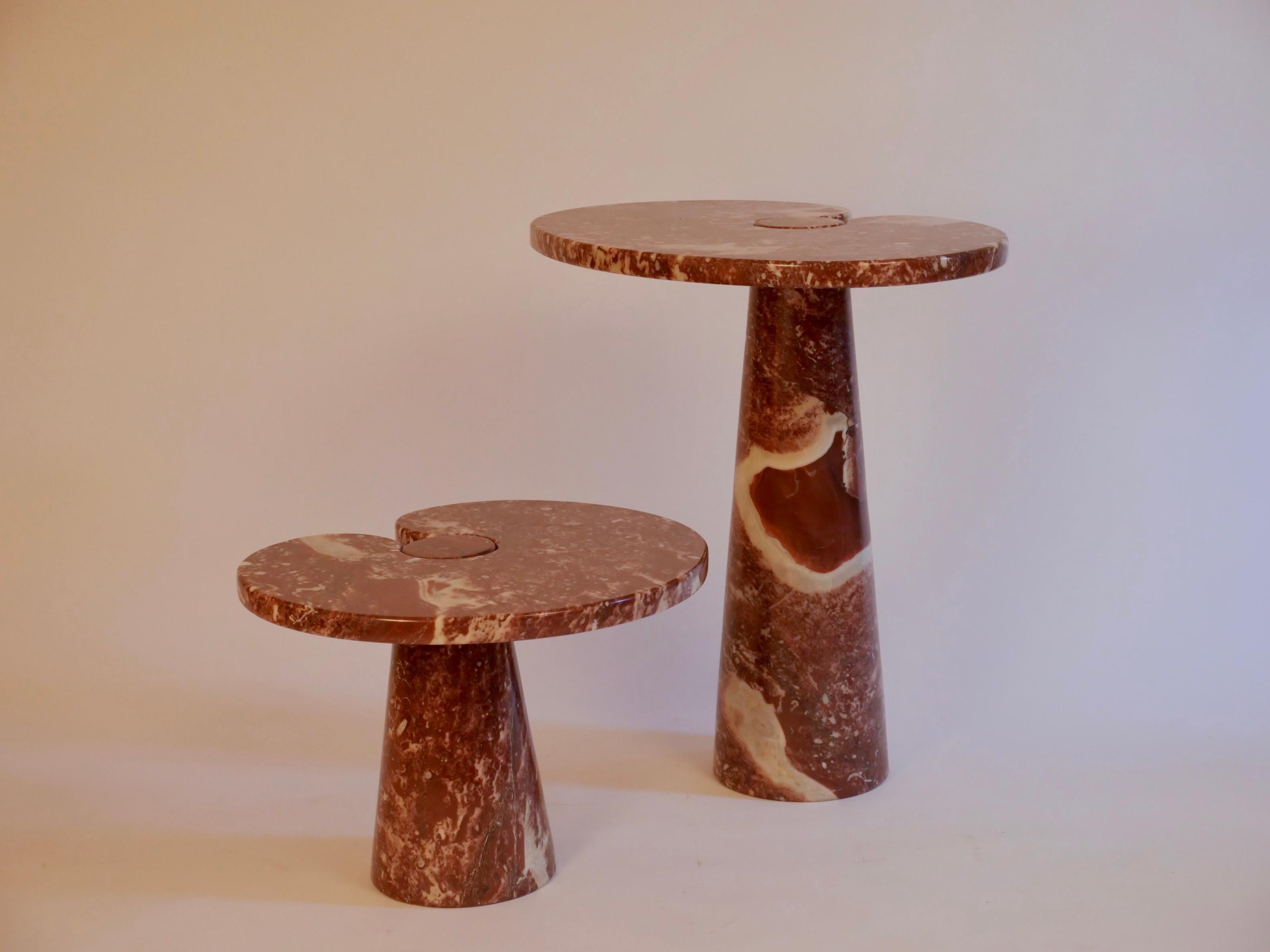 Deux tables d'appoint en marbre Rosso par Angelo Mangiarotti pour Skipper

Tableau 1. 
71cm (h) x 66cm x 46cm

Tableau 2
39cm (h) x55cm x 47cm