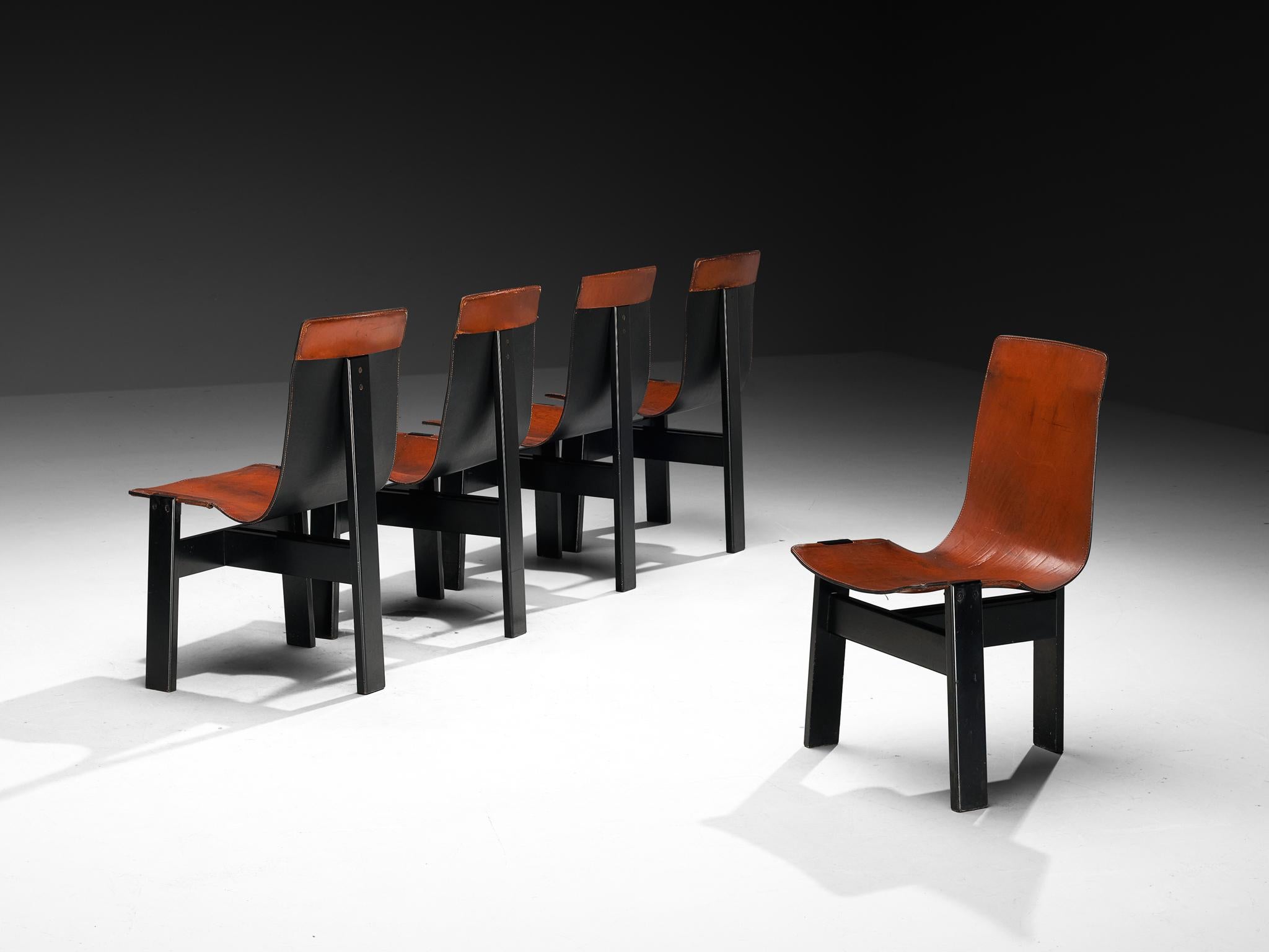 Angelo Mangiarotti per Skipper, set di cinque sedie modello 'Tre 3', legno laccato nero, pelle, Italia, design 1978

Set di quattro sedie da pranzo 