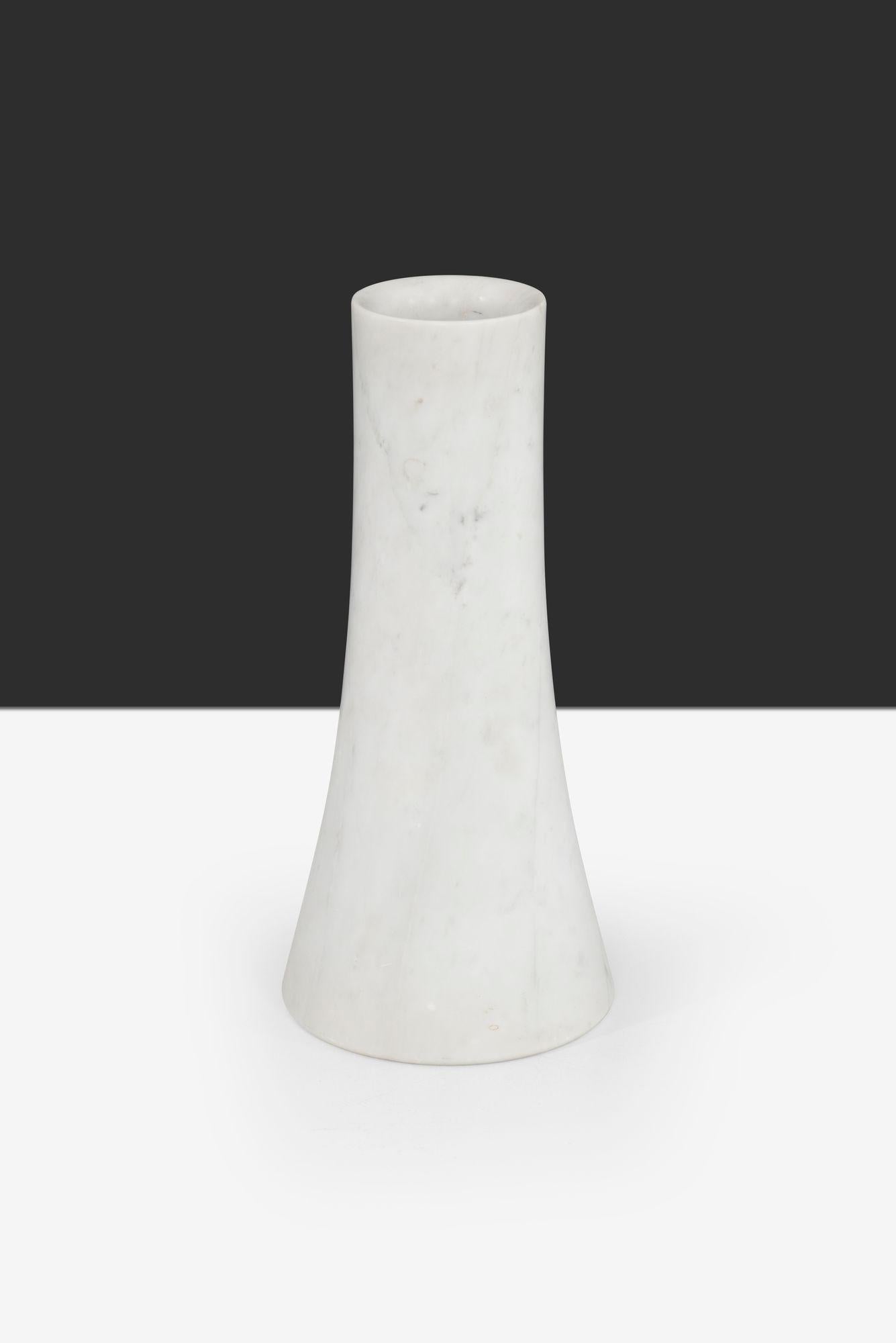 Mid-Century Modern Angelo Mangiarotti for Skipper Vase in Carrara Marble For Sale