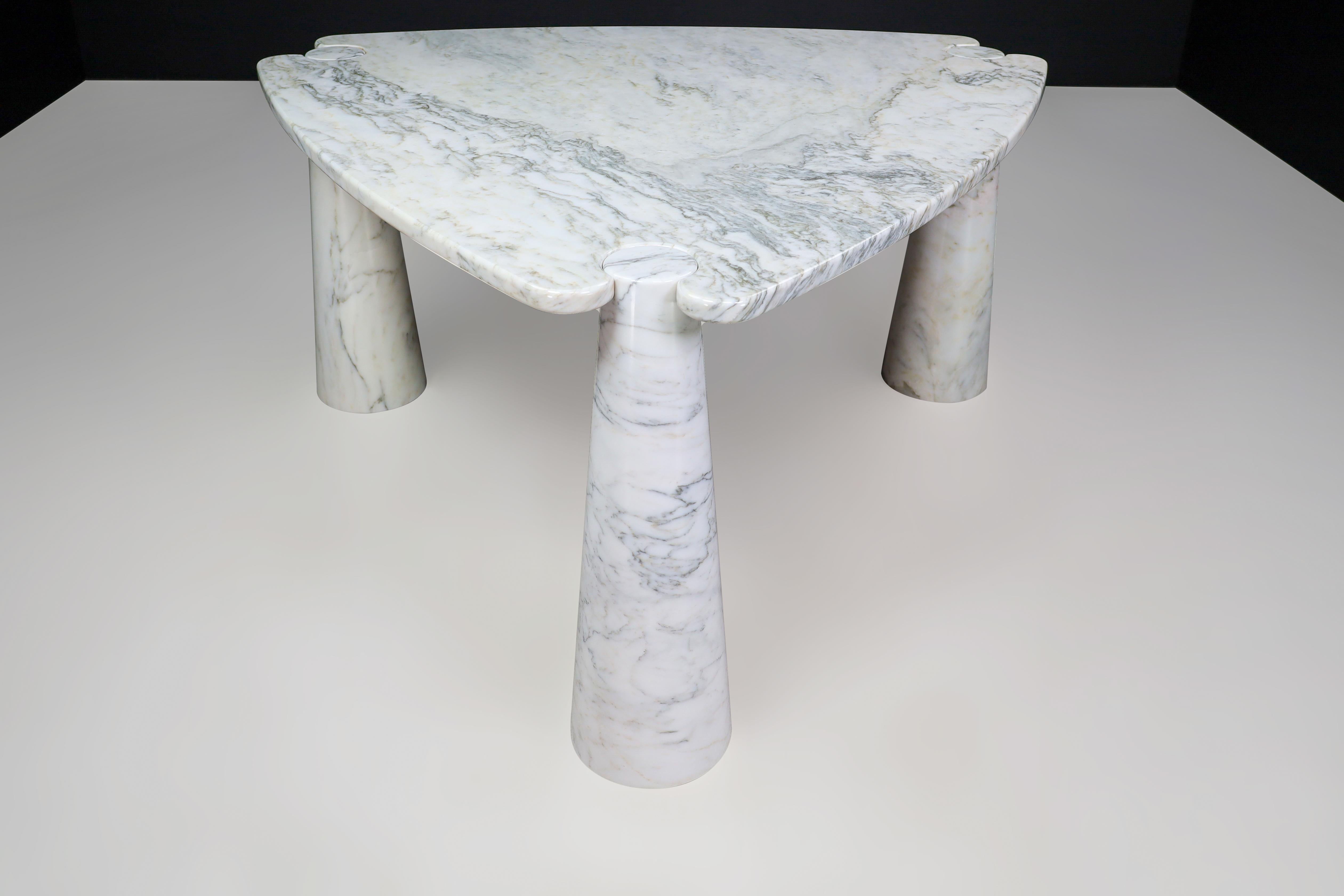 Angelo Mangiarotti pour Skipper Table centrale triangulaire Eros en marbre blanc de Carrara  en vente 10