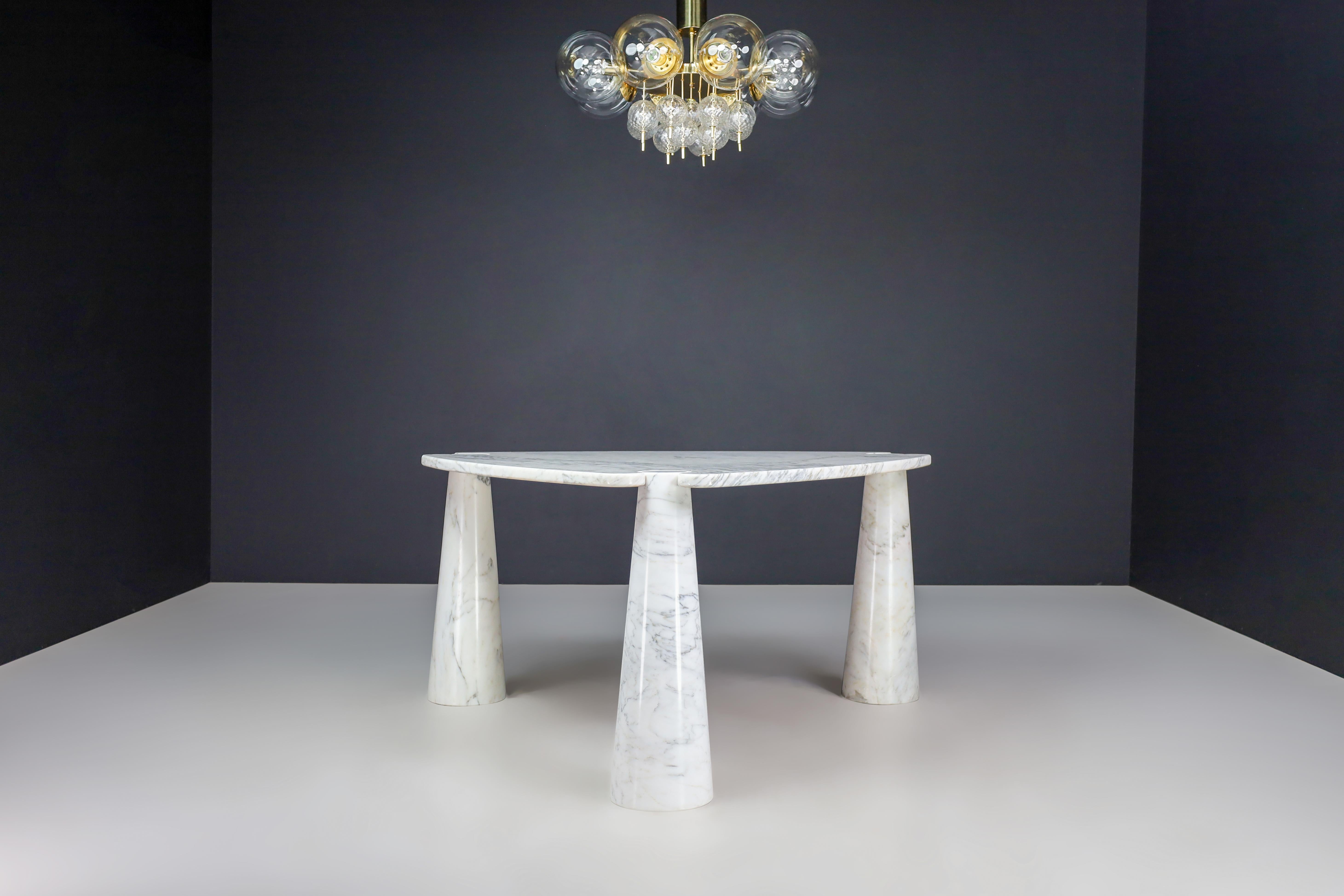 Post-Modern Angelo Mangiarotti for Skipper White Carrara Marble Eros Triangle Center Table For Sale