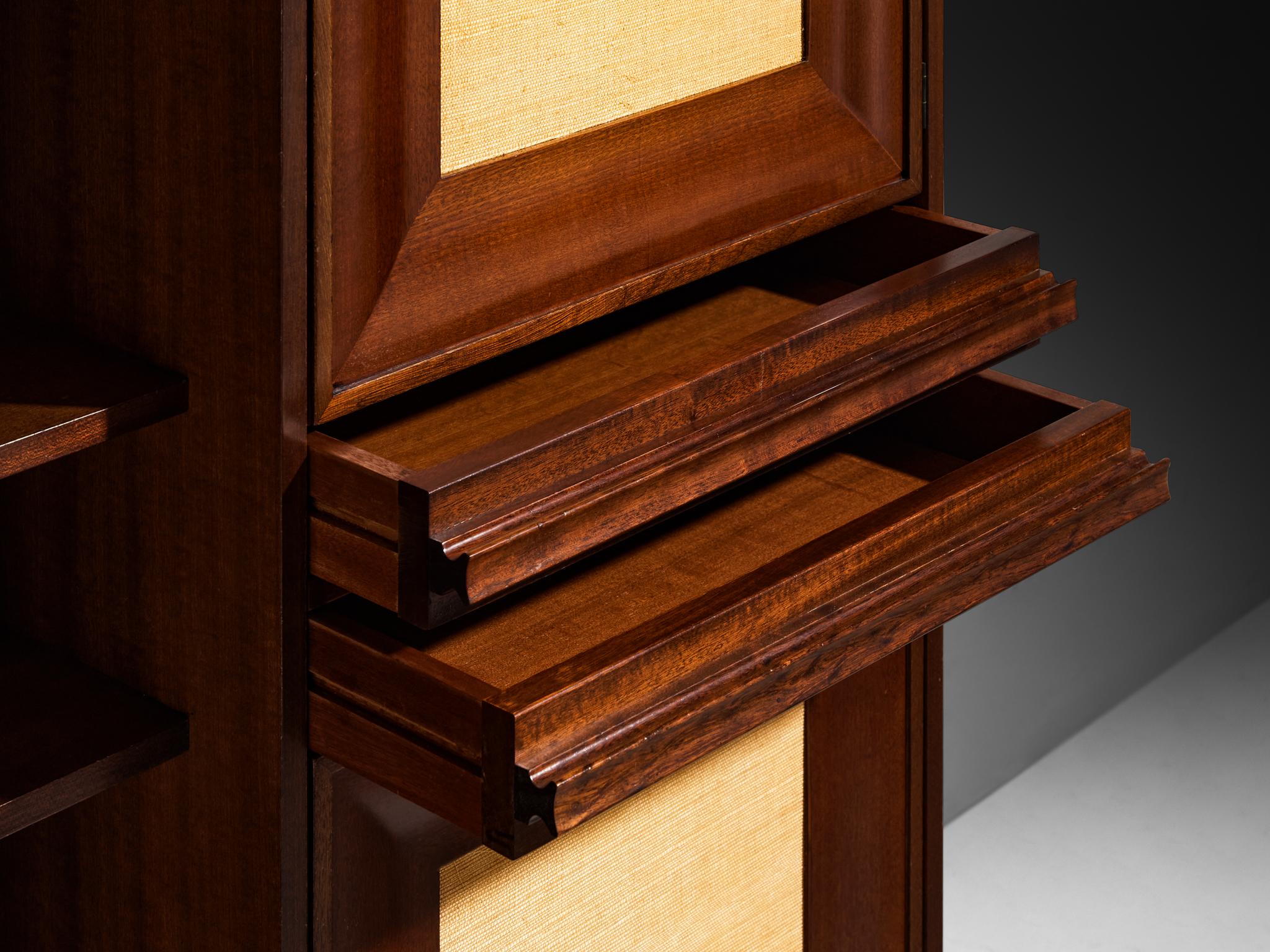 Milieu du XXe siècle Armoire Angelo Mangiarotti pour Sorgente dei Mobili en acajou et toile de gazon en vente