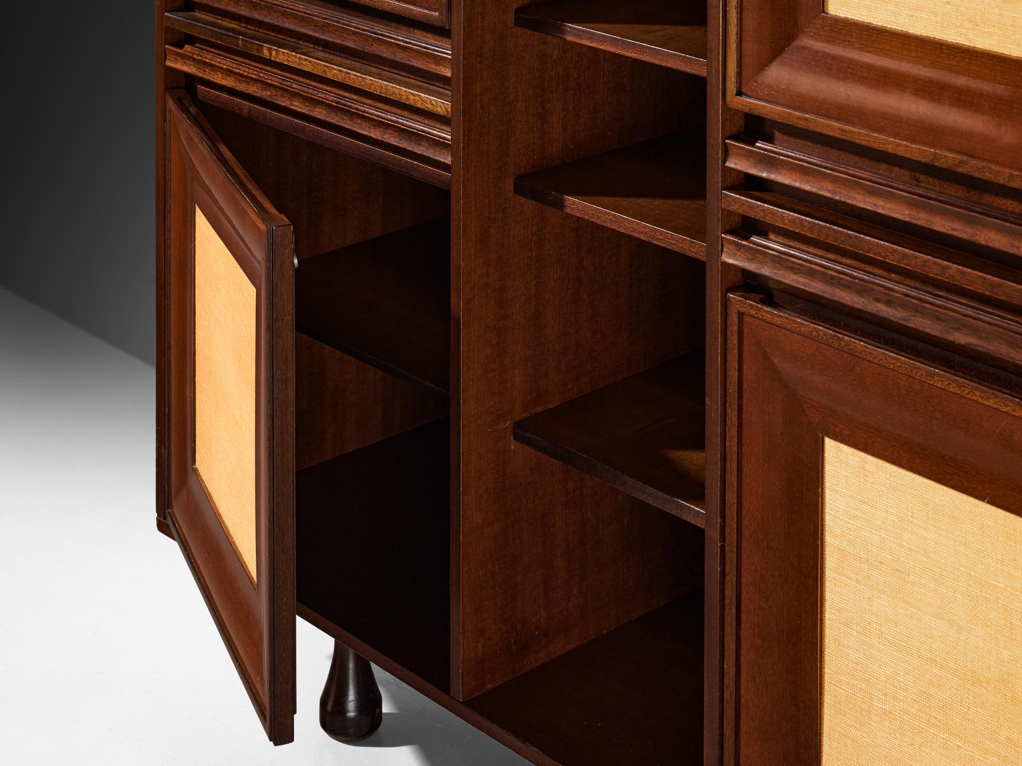 Armoire Angelo Mangiarotti pour Sorgente dei Mobili en acajou et toile de gazon en vente 1