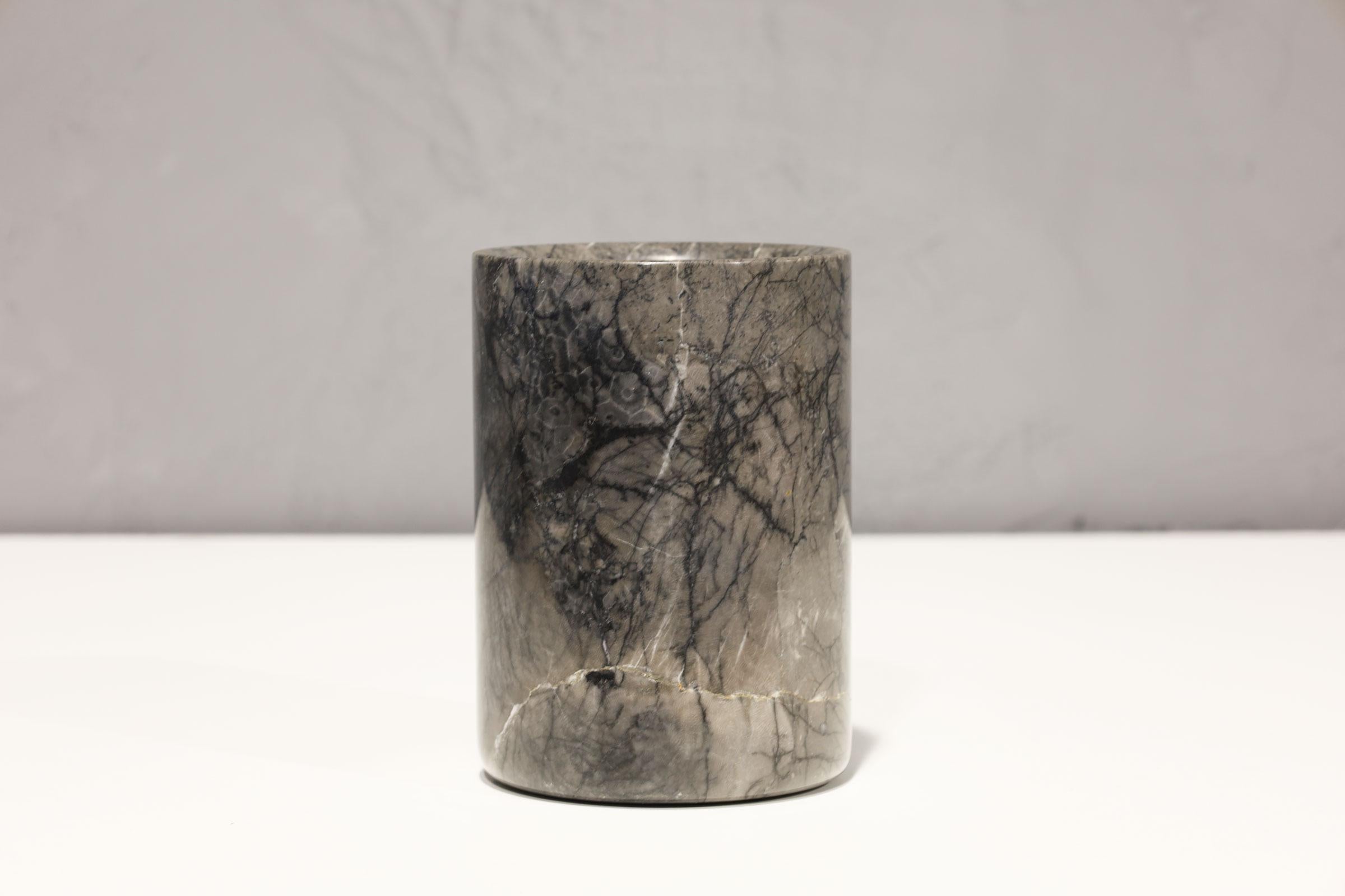 Angelo Mangiarotti Vase aus grauem Marmor (Moderne der Mitte des Jahrhunderts) im Angebot
