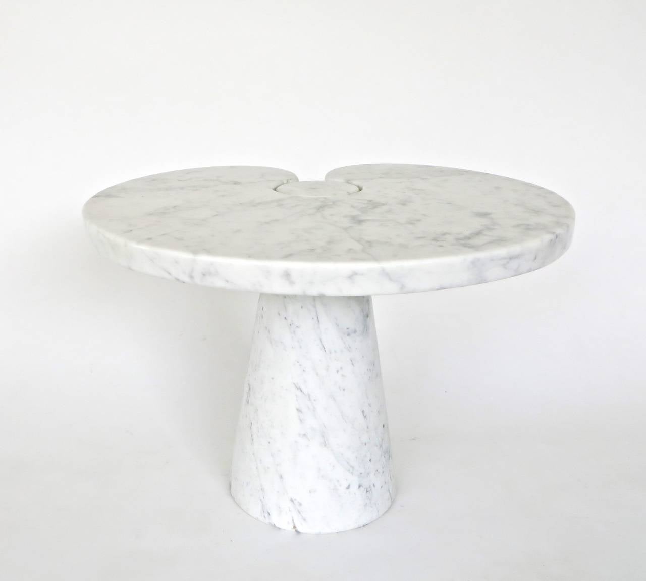 Angelo Mangiarotti Italian white Carrara marble low side table Eros series for Skipper. Heavily veined with grey. Excellent condition. Skipper, circa 1971. Mangiarotti was an expert at the highly sculptural use of marble in the entire Eros