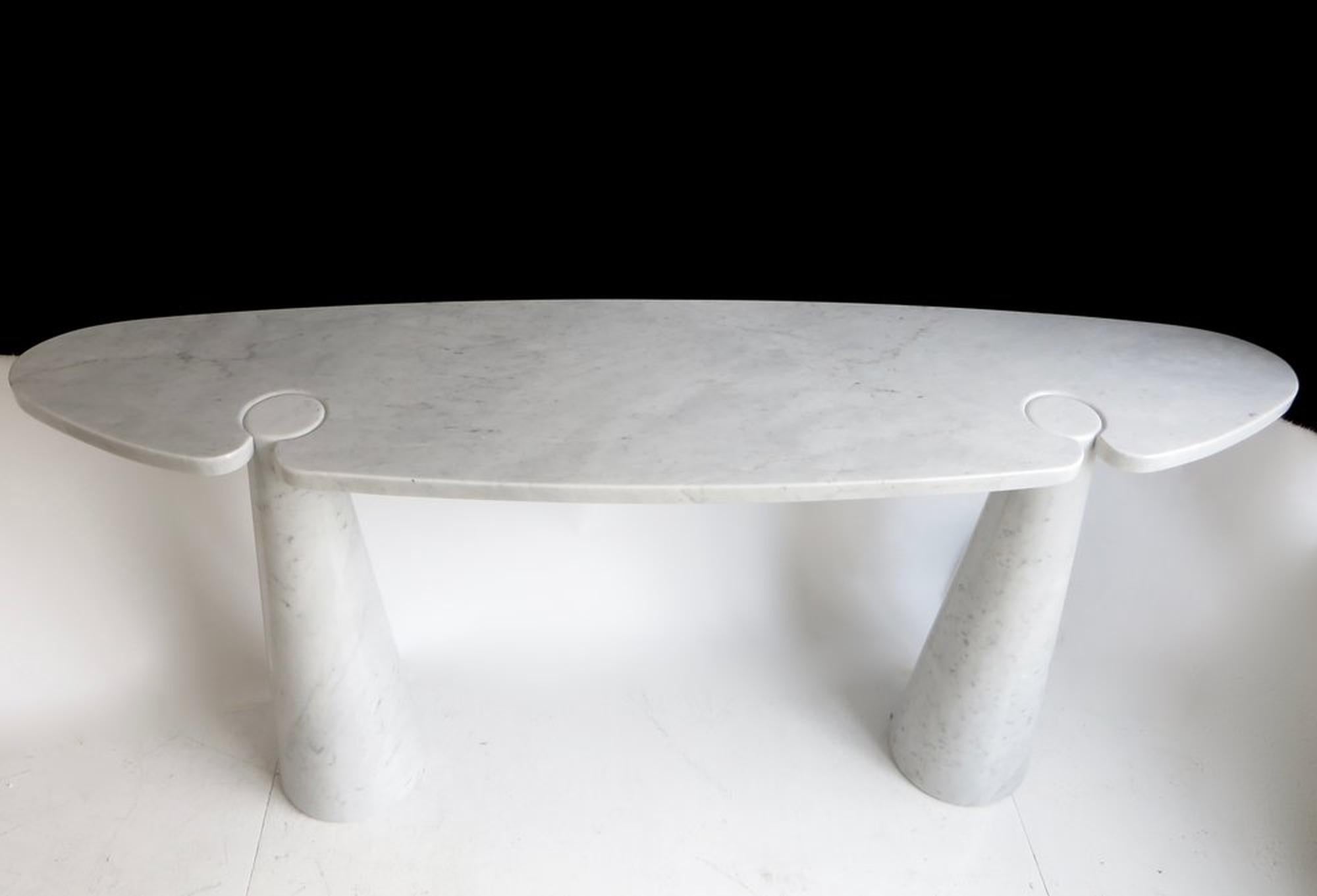 Eros console by Angelo Mangiarotti for Skipper Eros, circa 1971 in white marble Carrara marble. 
Designed by Angelo Mangiarotti for Skipper from the 'Eros' series, Carrara marble console with top fitted on two conical bases, Italy, 1971. Given