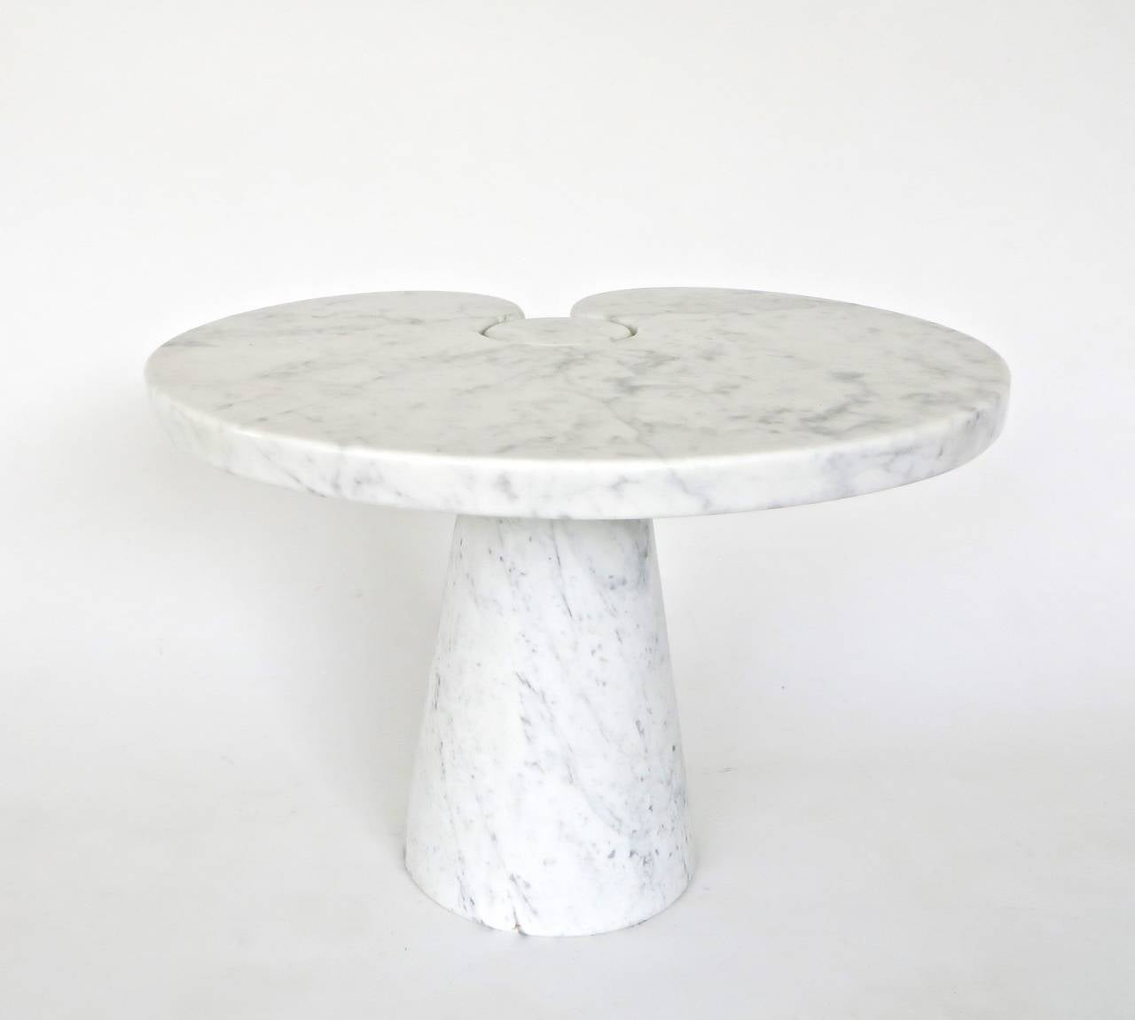 Angelo Mangiarotti Italian white Carrara marble low side table Eros series for Skipper. 
This table has nice gray veining throughout. 
Excellent condition. Skipper, circa 1971. 
Angelo Mangiarotti was an expert and master at the highly sculptural