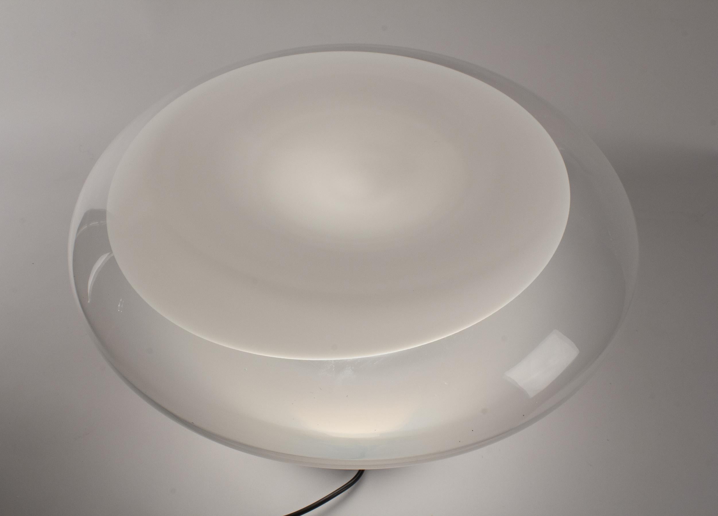 Angelo Mangiarotti Lesbo Table Lamp for Artemide Italian Blown Glass 1960s In Excellent Condition In Dallas, TX