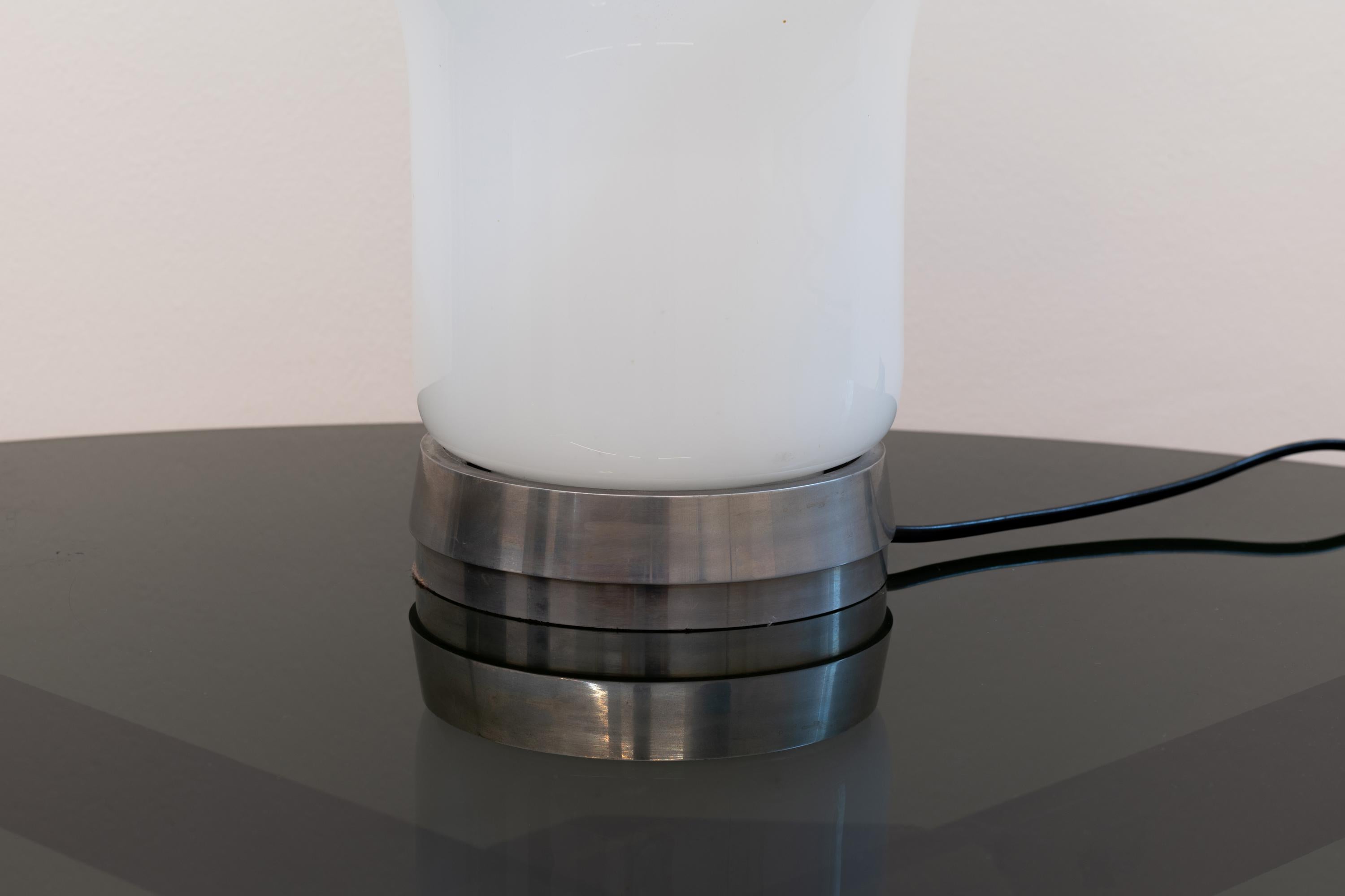 Lampe de bureau Lesbo Angelo Mangiarotti en métal et verre soufflé par Artemide Bon état - En vente à Montecatini Terme, IT