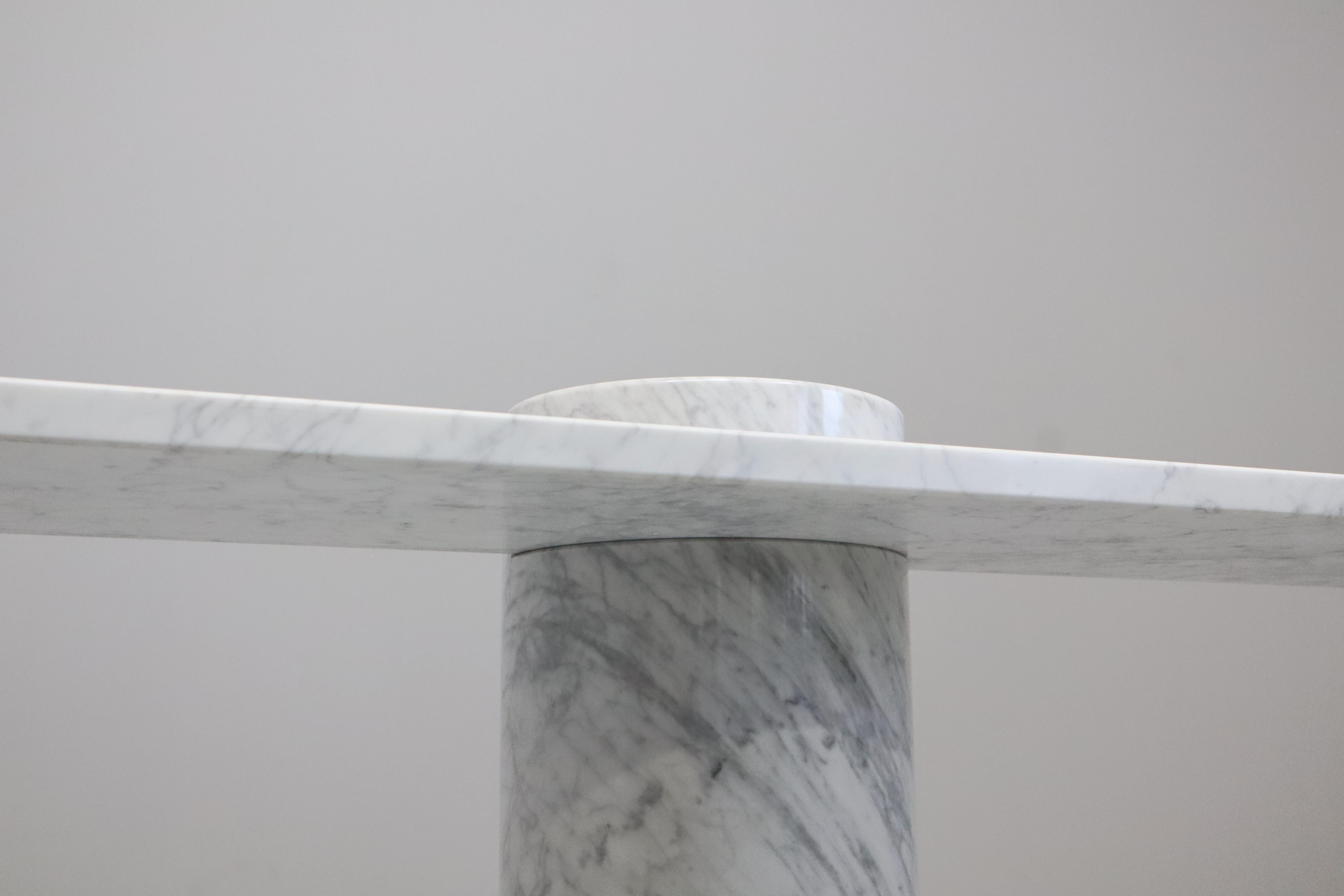 Angelo Mangiarotti white Carrara marble Loico collection for Skipper console. Rare model and not in current production. c1980
Mark Emery, Furniture by Architects, New York, 1983, p. 193 for similar examples; Giuliana Gramigna and Paola Biondi, Il