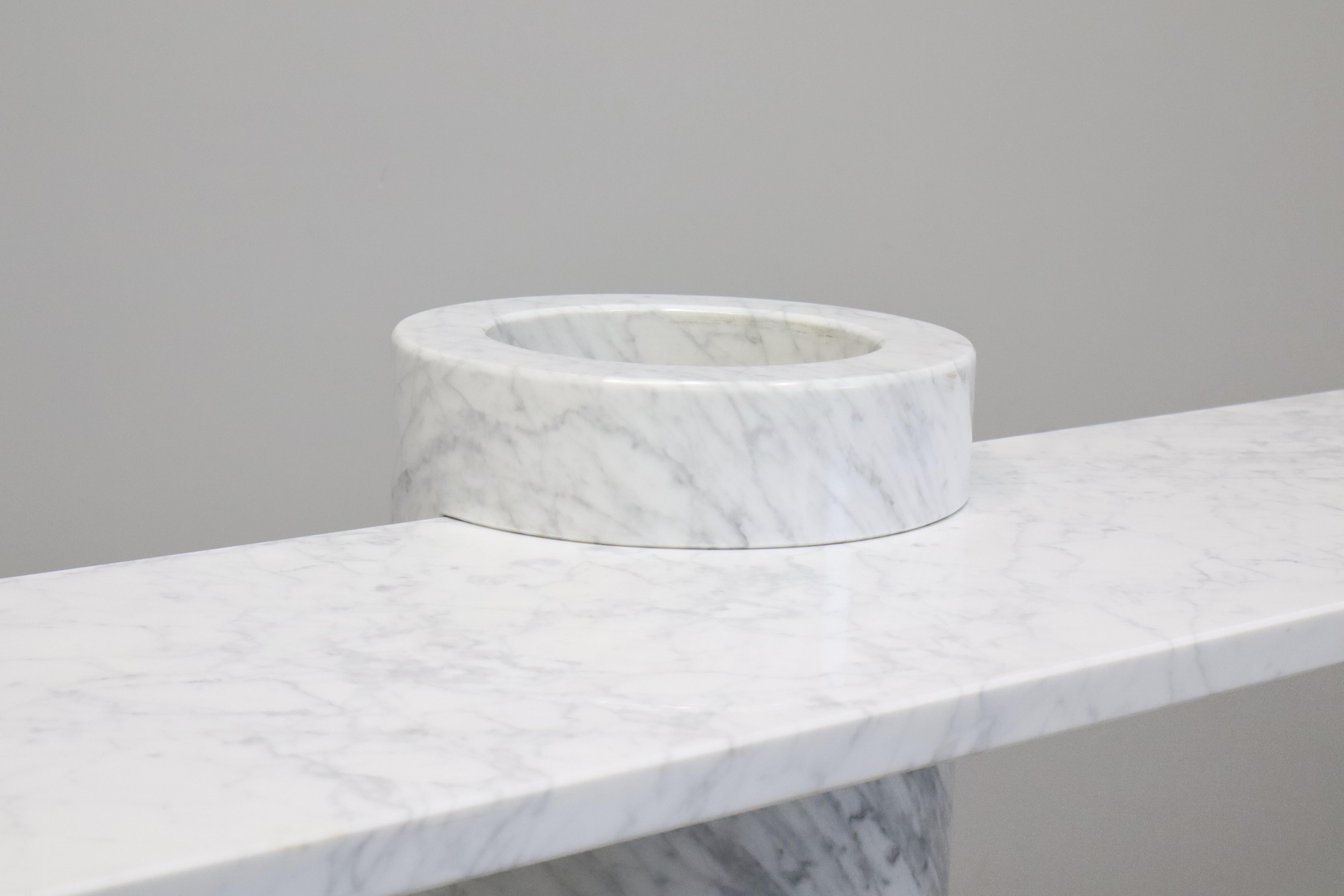 Angelo Mangiarotti Loico Collection White Carrara Marble Console for Skipper In Excellent Condition For Sale In Rovereta, SM