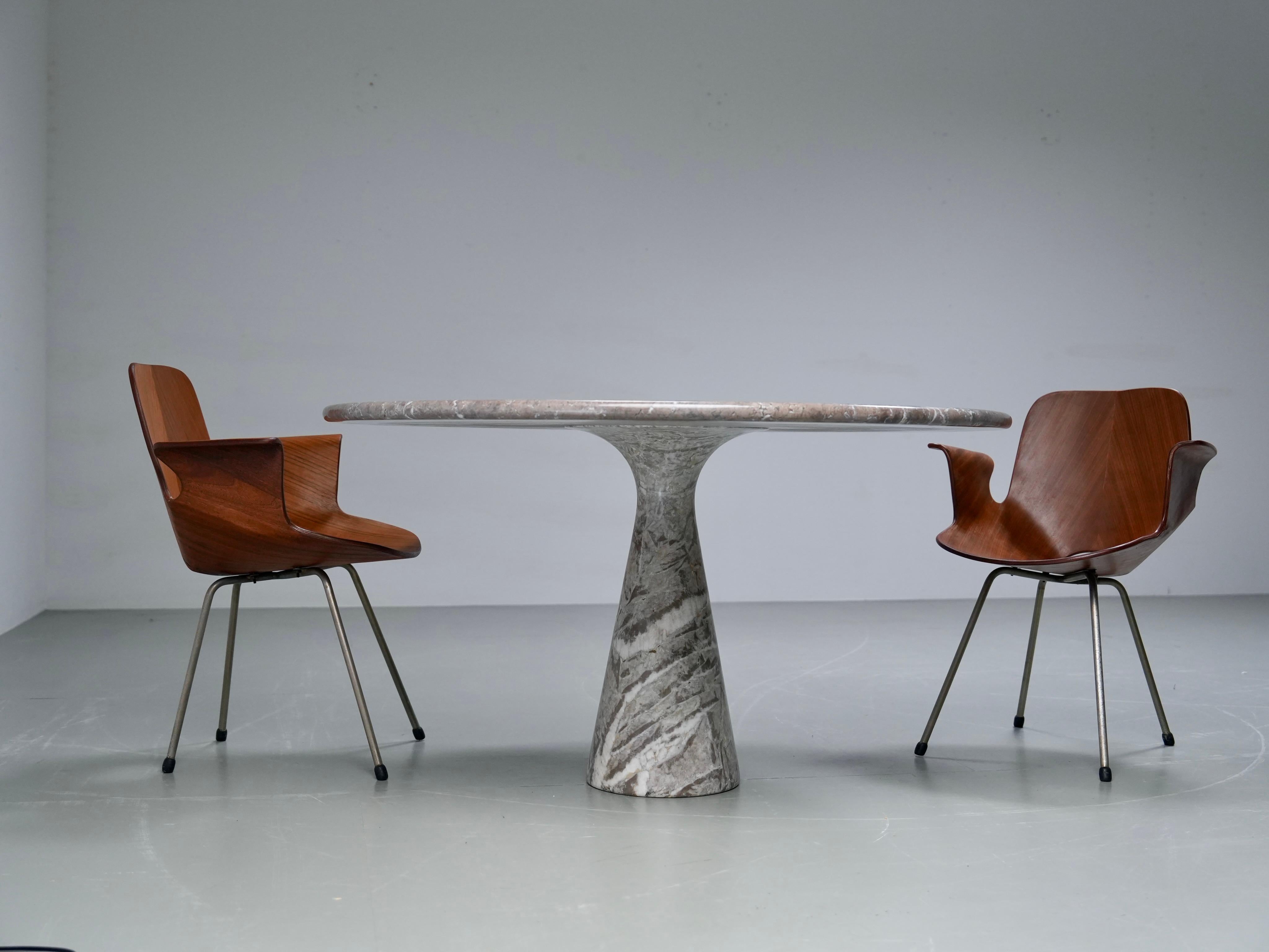 Angelo Mangiarotti 'M1' Dining Table for Skipper in light grey Marble, 1969 For Sale 5