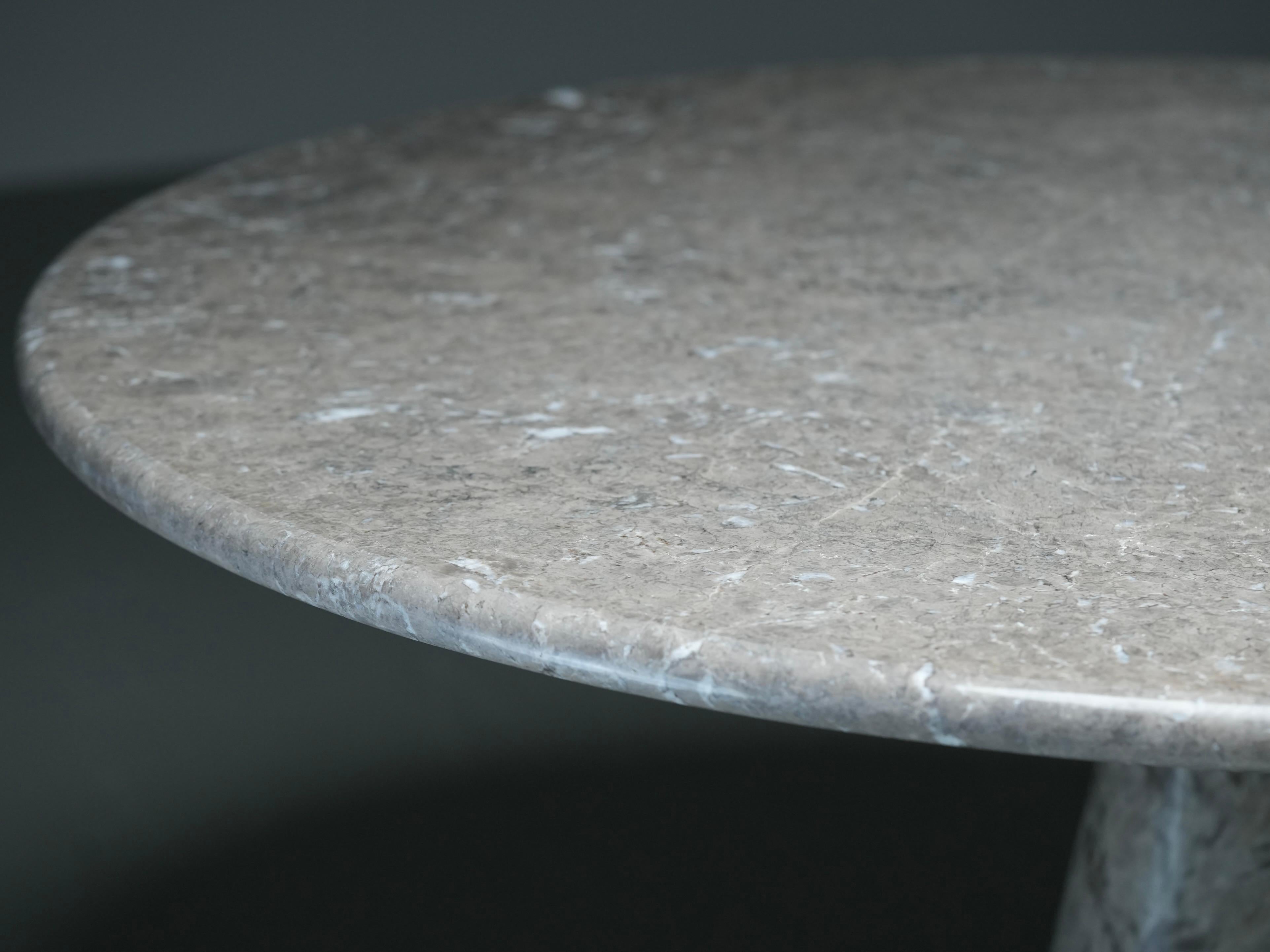 Angelo Mangiarotti 'M1' Dining Table for Skipper in light grey Marble, 1969 For Sale 2