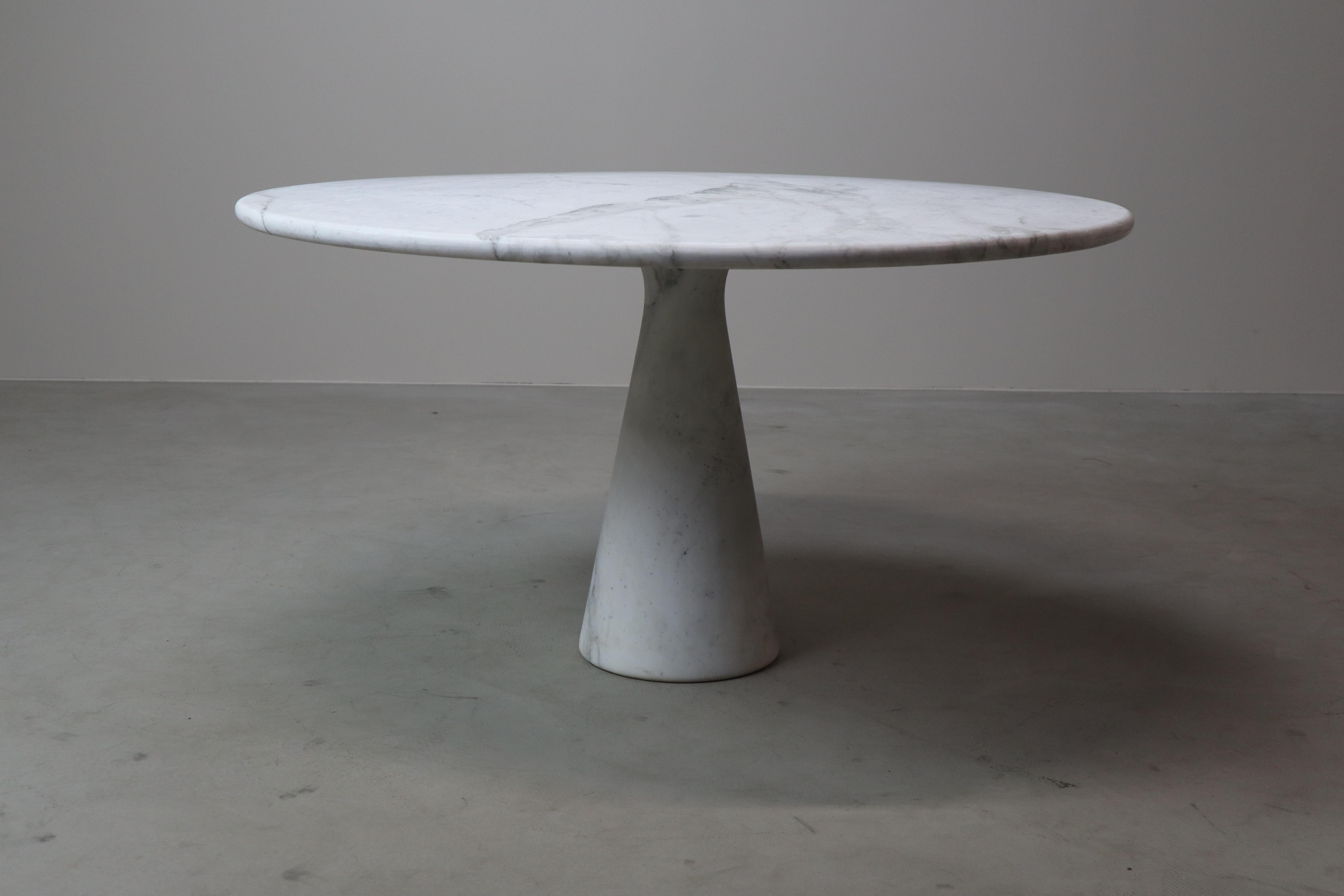 Angelo Mangiarotti ‘M1’ dining table in solid Carrara Marble for Skipper, Italy For Sale 6