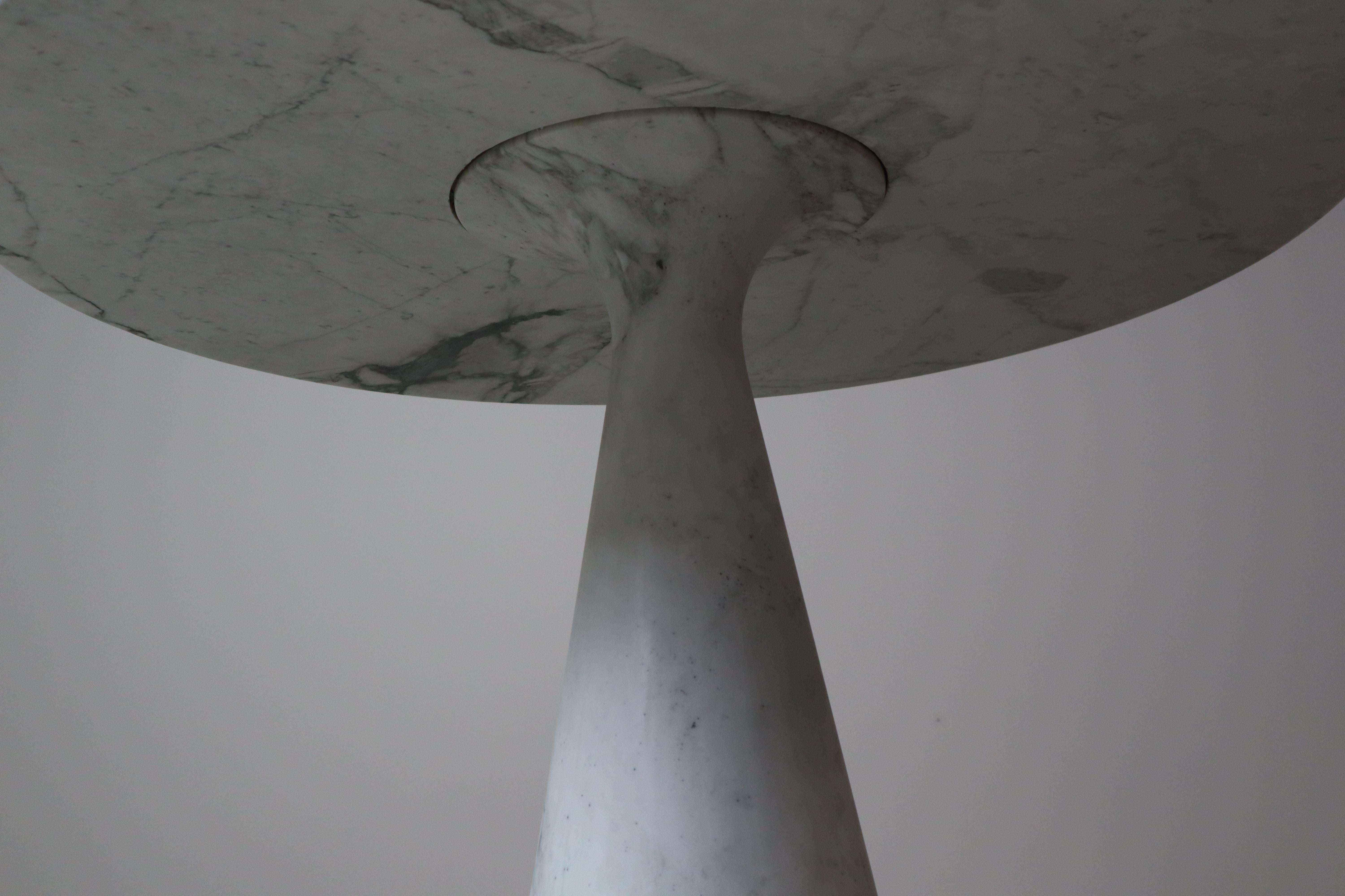 Angelo Mangiarotti ‘M1’ dining table in solid Carrara Marble for Skipper, Italy For Sale 13