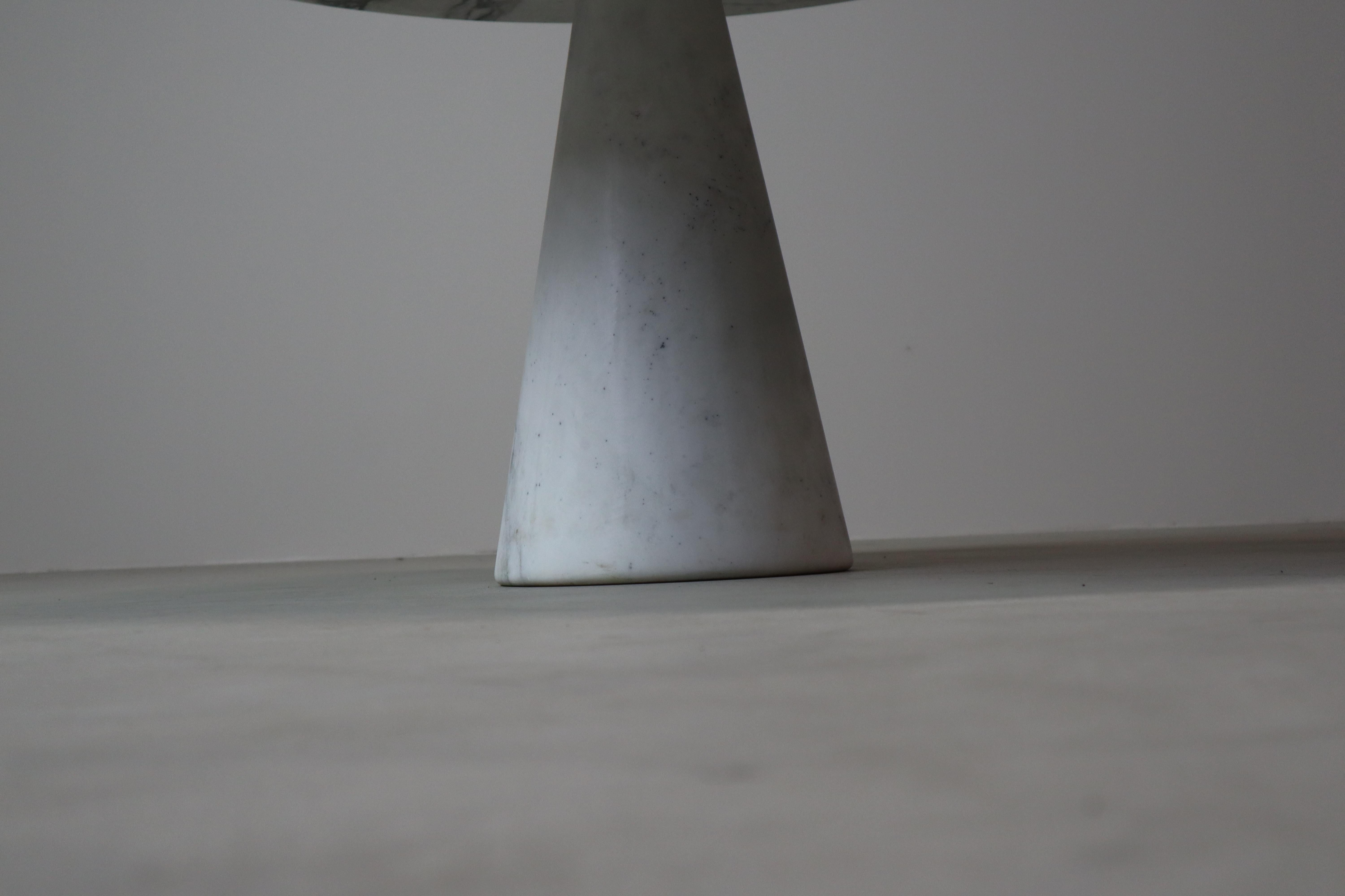 Italian Angelo Mangiarotti ‘M1’ dining table in solid Carrara Marble for Skipper, Italy For Sale