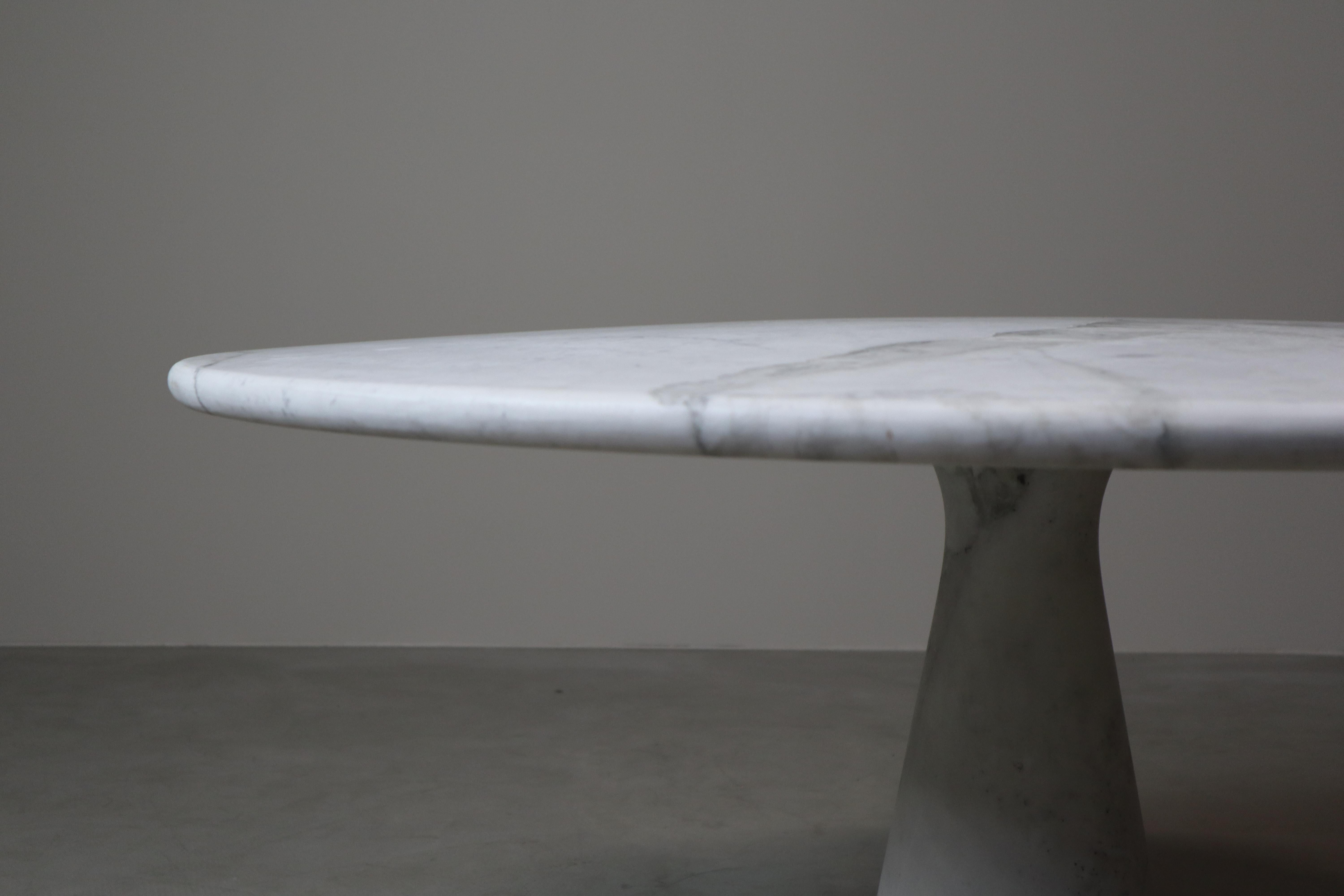 Angelo Mangiarotti ‘M1’ dining table in solid Carrara Marble for Skipper, Italy In Good Condition For Sale In Langemark-Poelkapelle, BE