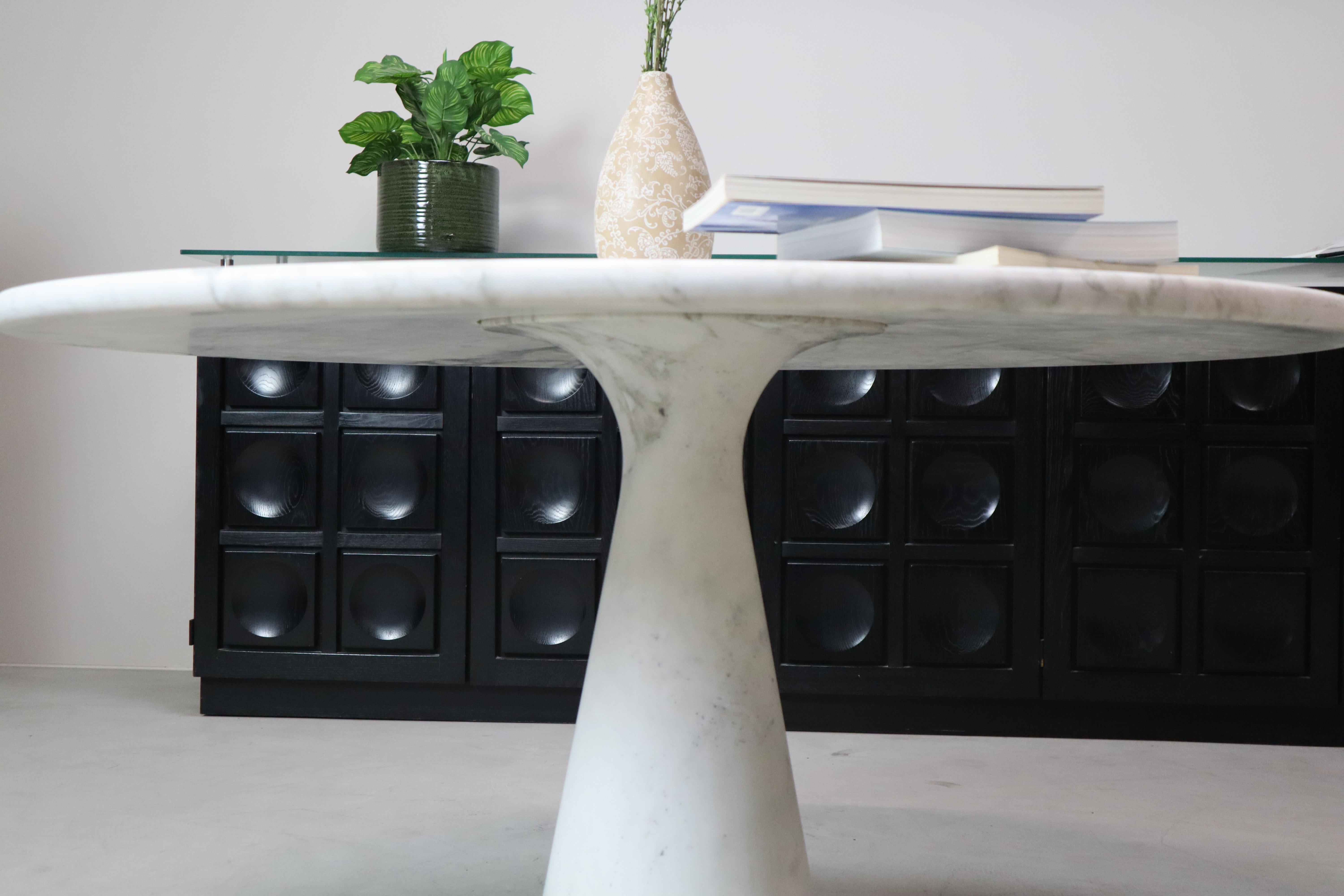 20th Century Angelo Mangiarotti ‘M1’ dining table in solid Carrara Marble for Skipper, Italy For Sale