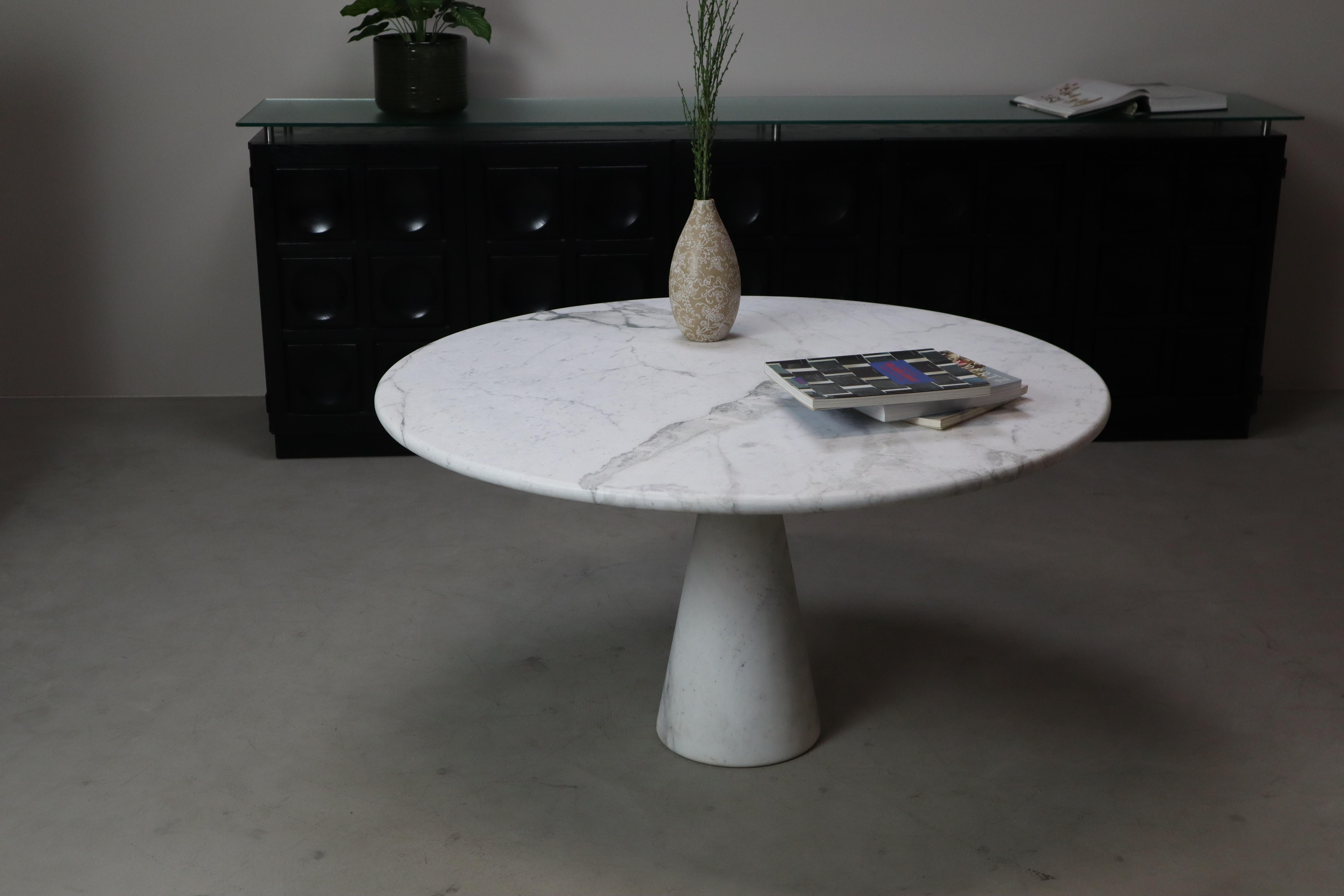 Angelo Mangiarotti ‘M1’ dining table in solid Carrara Marble for Skipper, Italy For Sale 2