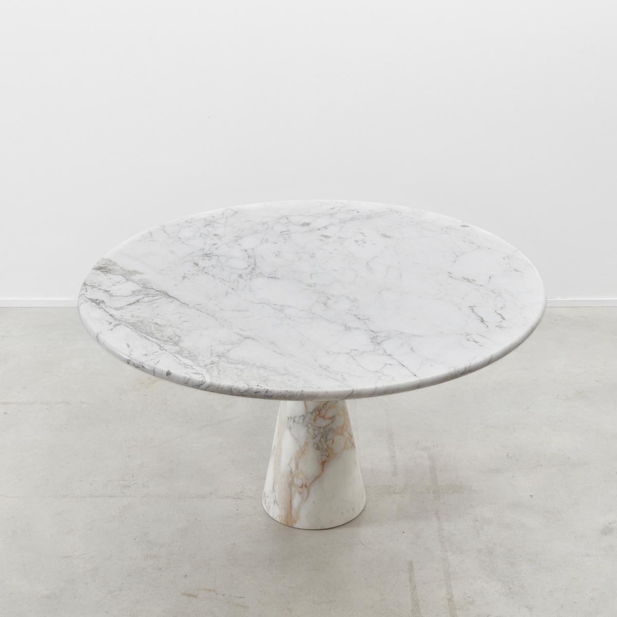 The M1 T70 table’s clean and elegant form is based around architect Angelo Mangiarotti’s desire to create an impressive table using substantial materials without any visible joints. Designed in 1969 for Skipper, it is made solely from solid Calcutta
