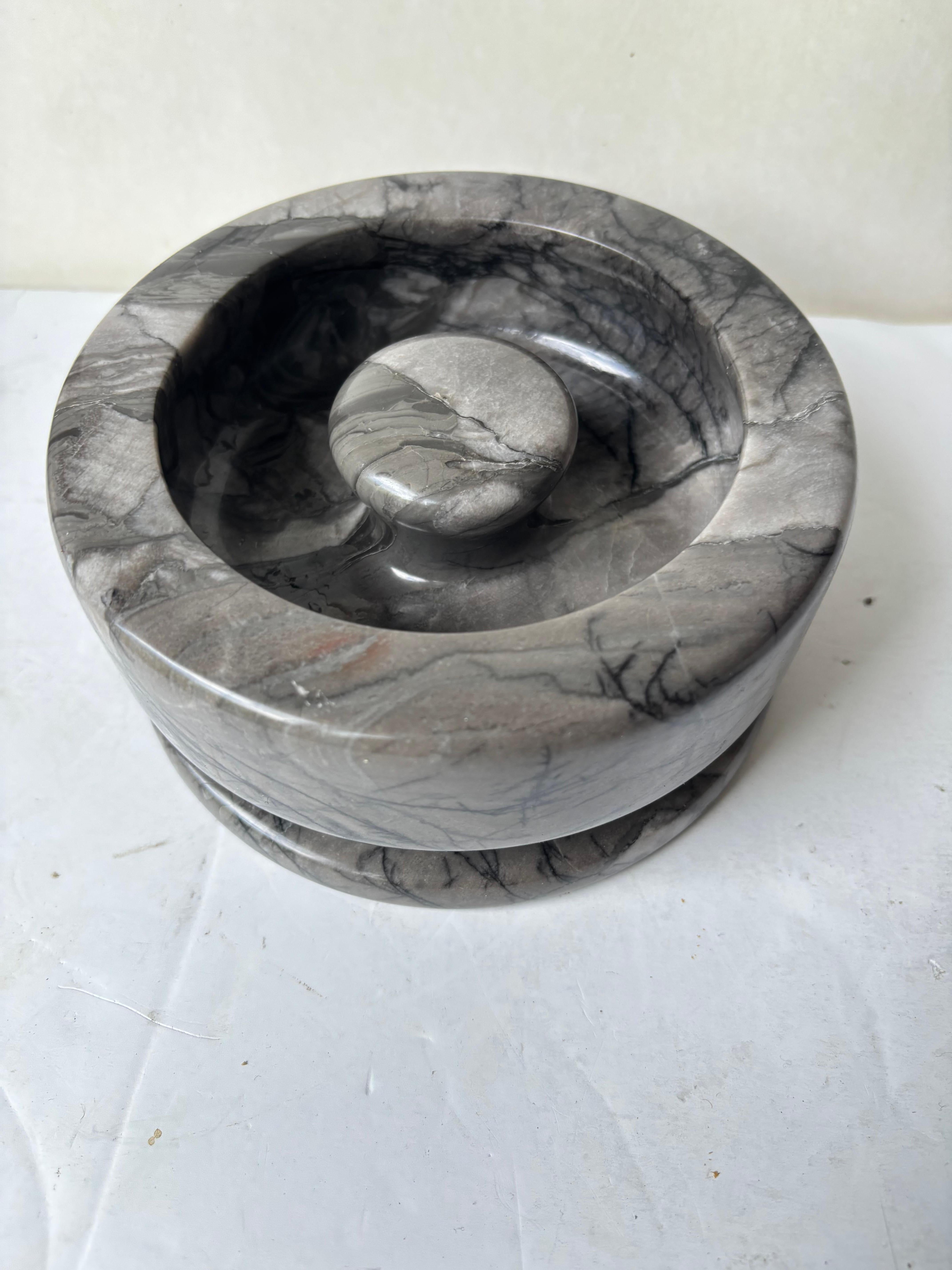 Angelo Mangiarotti marble bowl / vessel  by Knoll In Good Condition For Sale In Los Angeles, CA