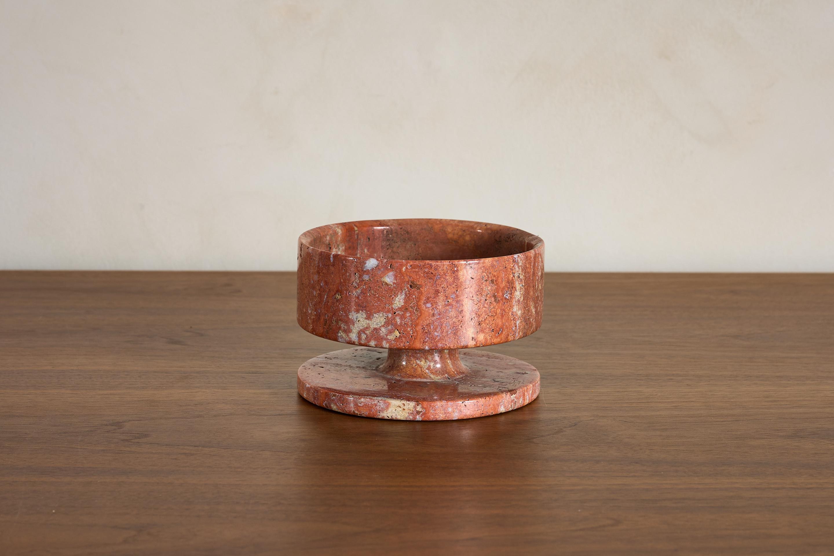 Angelo Mangiarotti catch all in rare pink marble Italy, 1960s. 