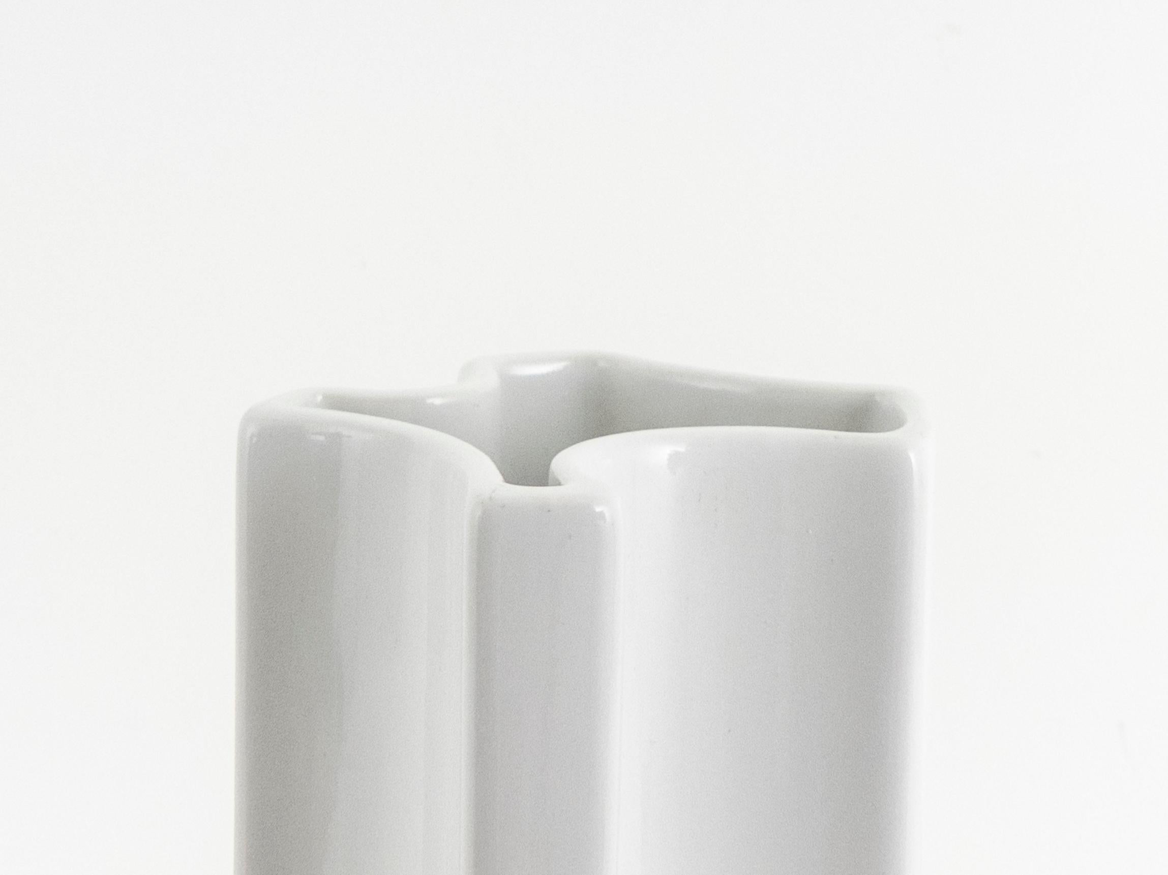 Angelo Mangiarotti Pair of M6 and M8 Ceramic Vases for Brambilla, 1960s For Sale 2