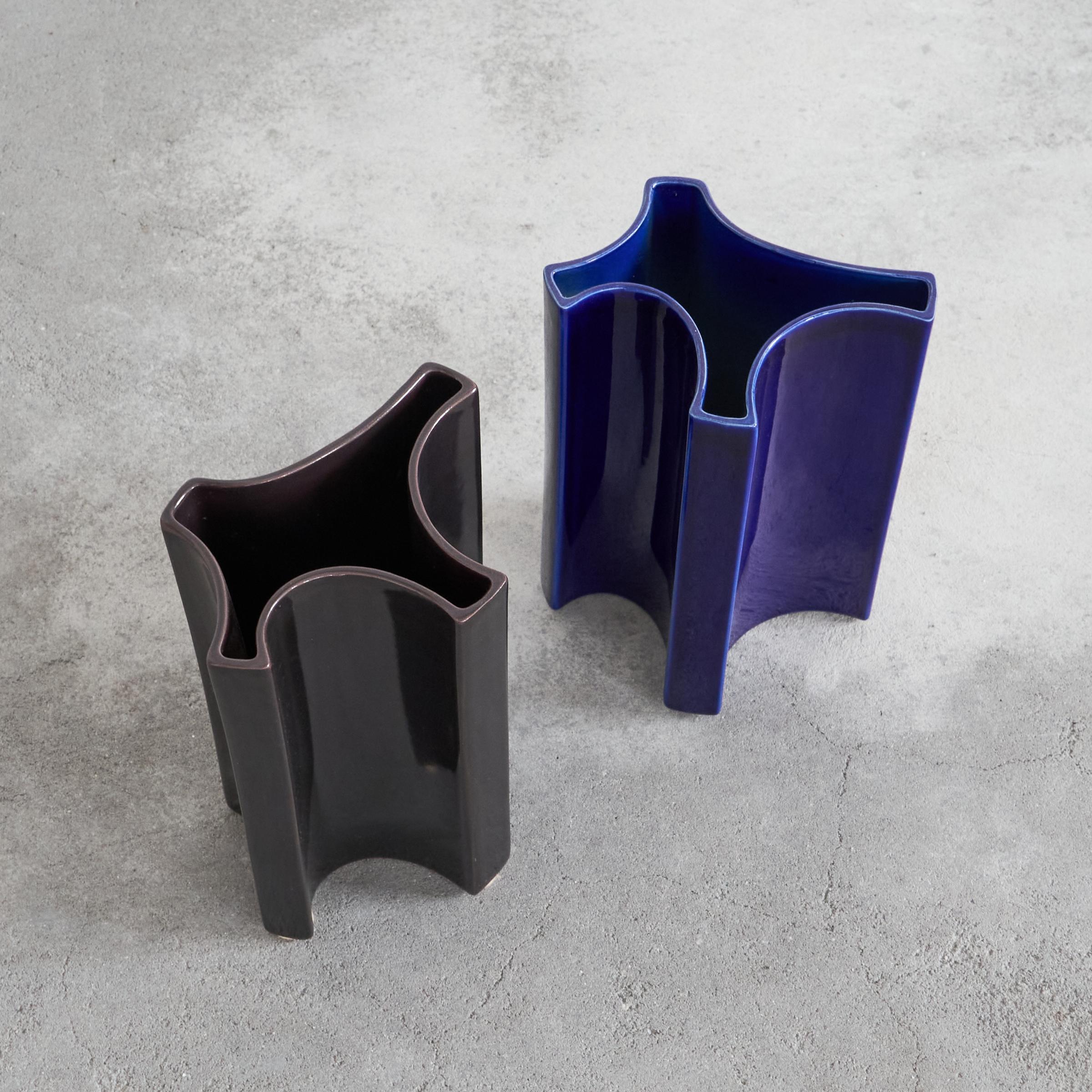 Ceramica Angelo Mangiarotti Coppia di vasi di metà secolo per Fratelli Brambilla 1960 in vendita