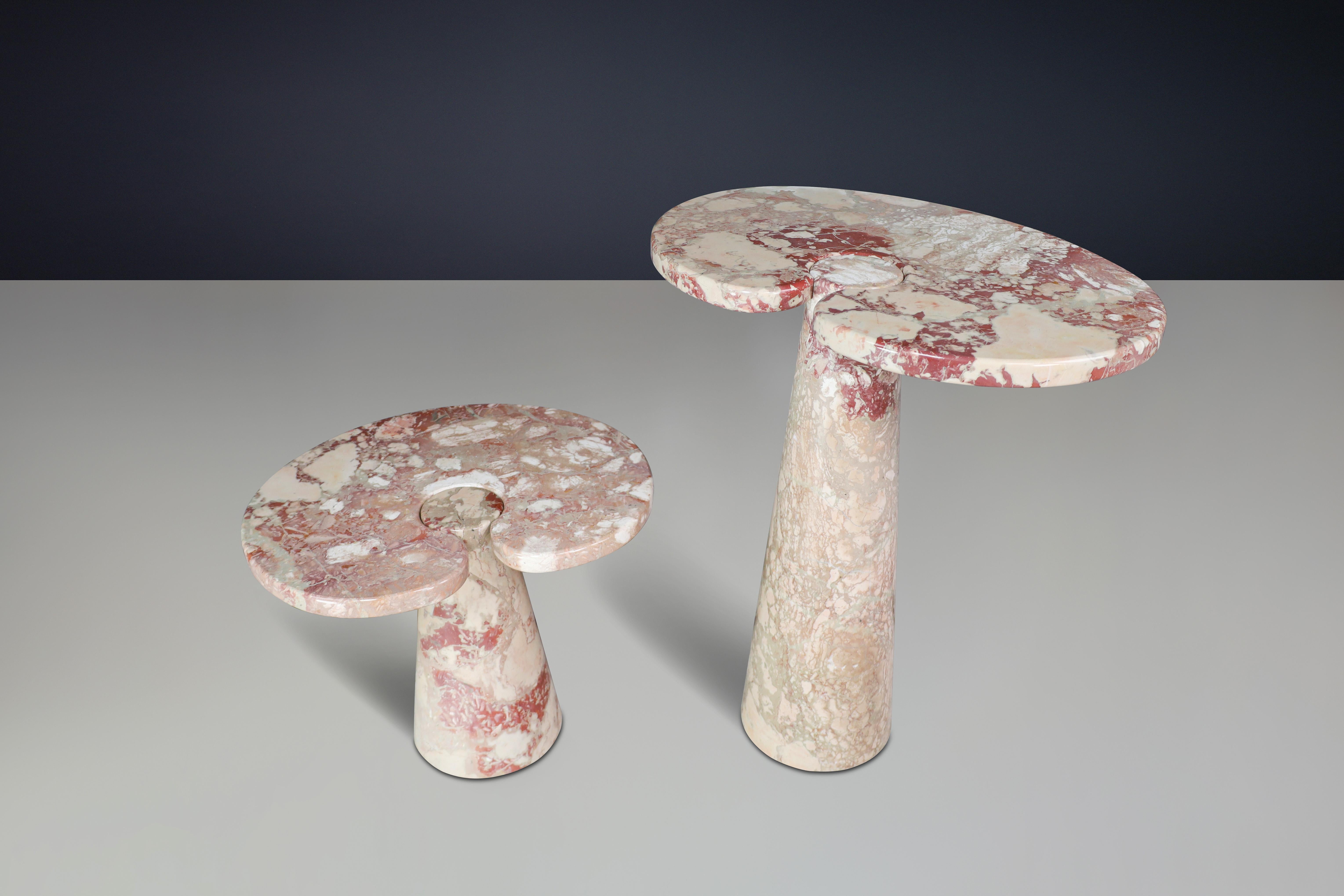 Angelo Mangiarotti pair of two Salmon-colored marble consoles for Skipper in Italy in the 1970s.

This is a unique pair of salmon-colored marble console tables named 