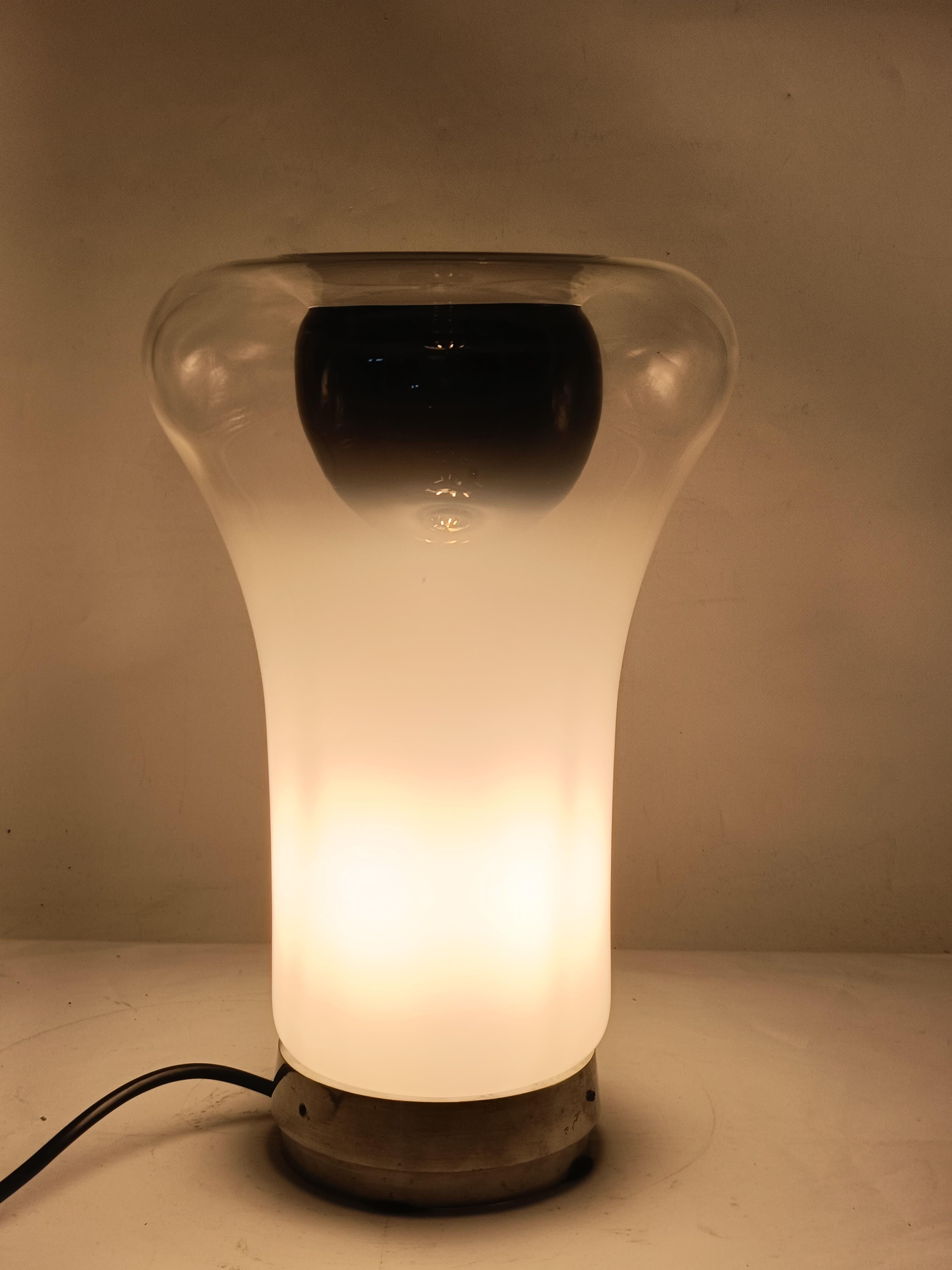 Angelo Mangiarotti para Artemide Lámpara de mesa 'Saffo', Italia Años 60 Mid-20th Century en venta