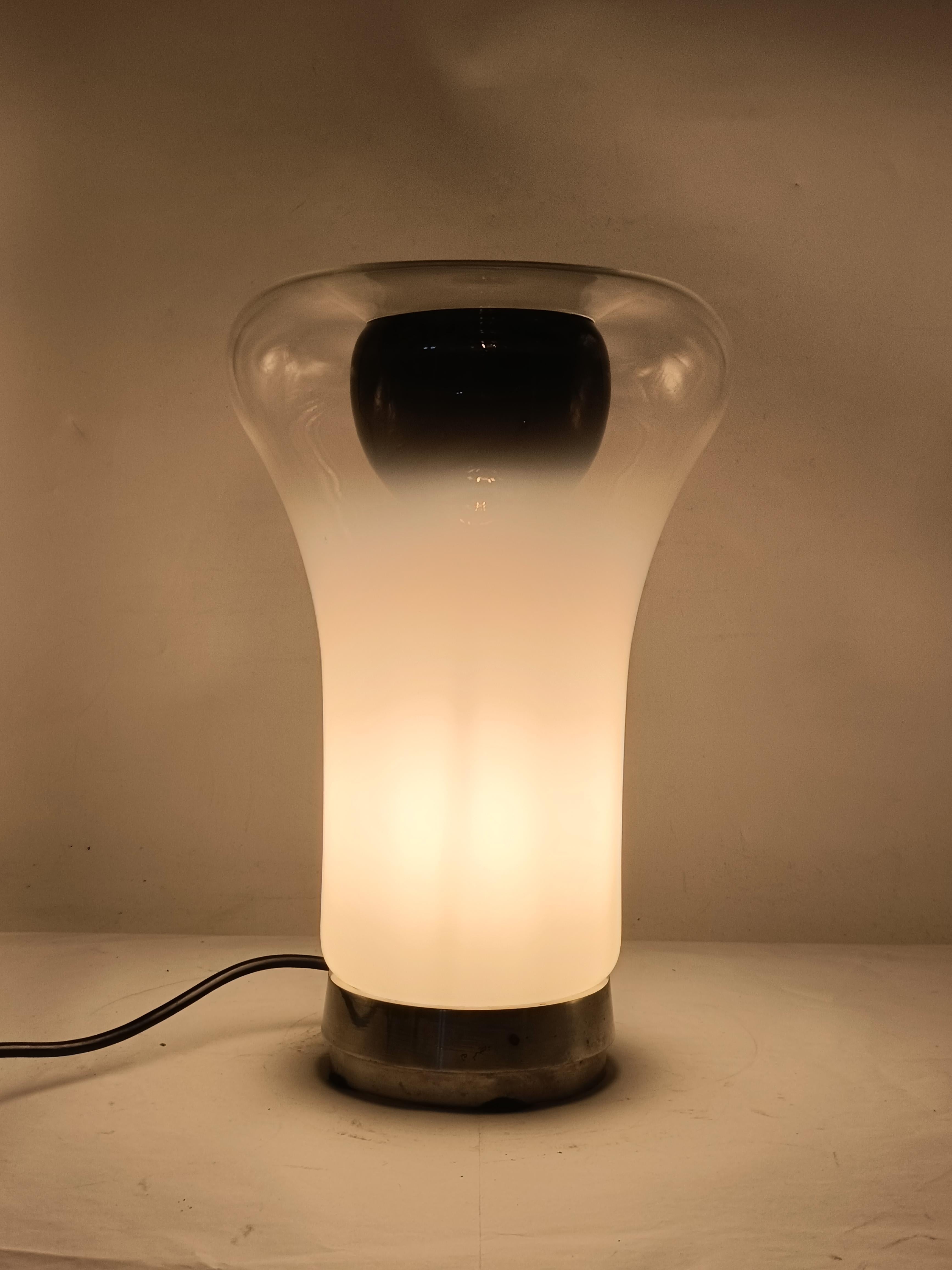Angelo Mangiarotti para Artemide Lámpara de mesa 'Saffo', Italia Años 60 Metal en venta