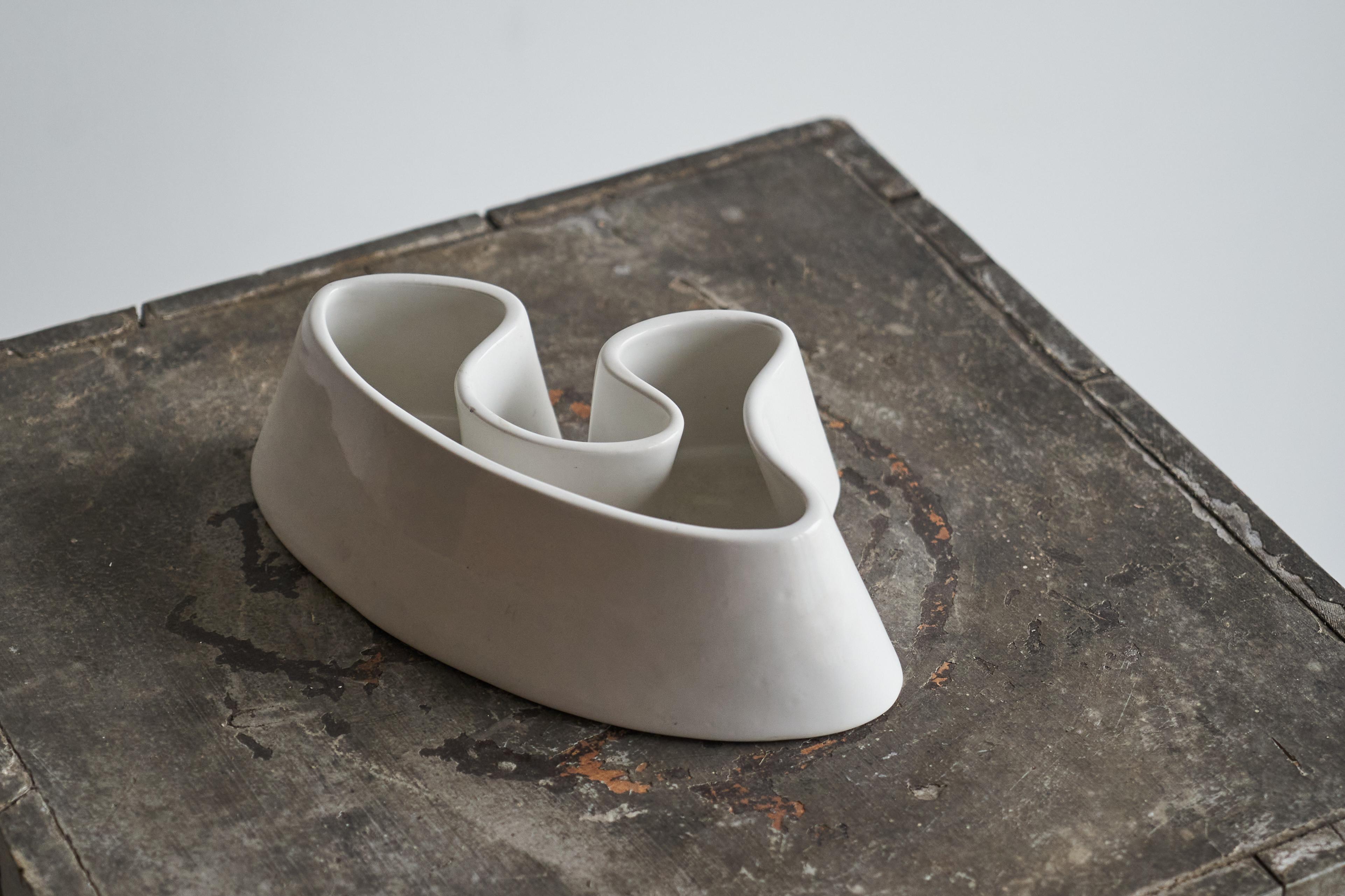 Angelo Mangiarotti Rare Ceramic Object 'Tremiti Formalibera' for Danese Milano 1964

A very rare avant garde ceramic object by Angelo Mangiarotti (1921 – 2012) for Danese Milano. 1964.

This is an object out of the series ‘Tremiti Formalibera’. The