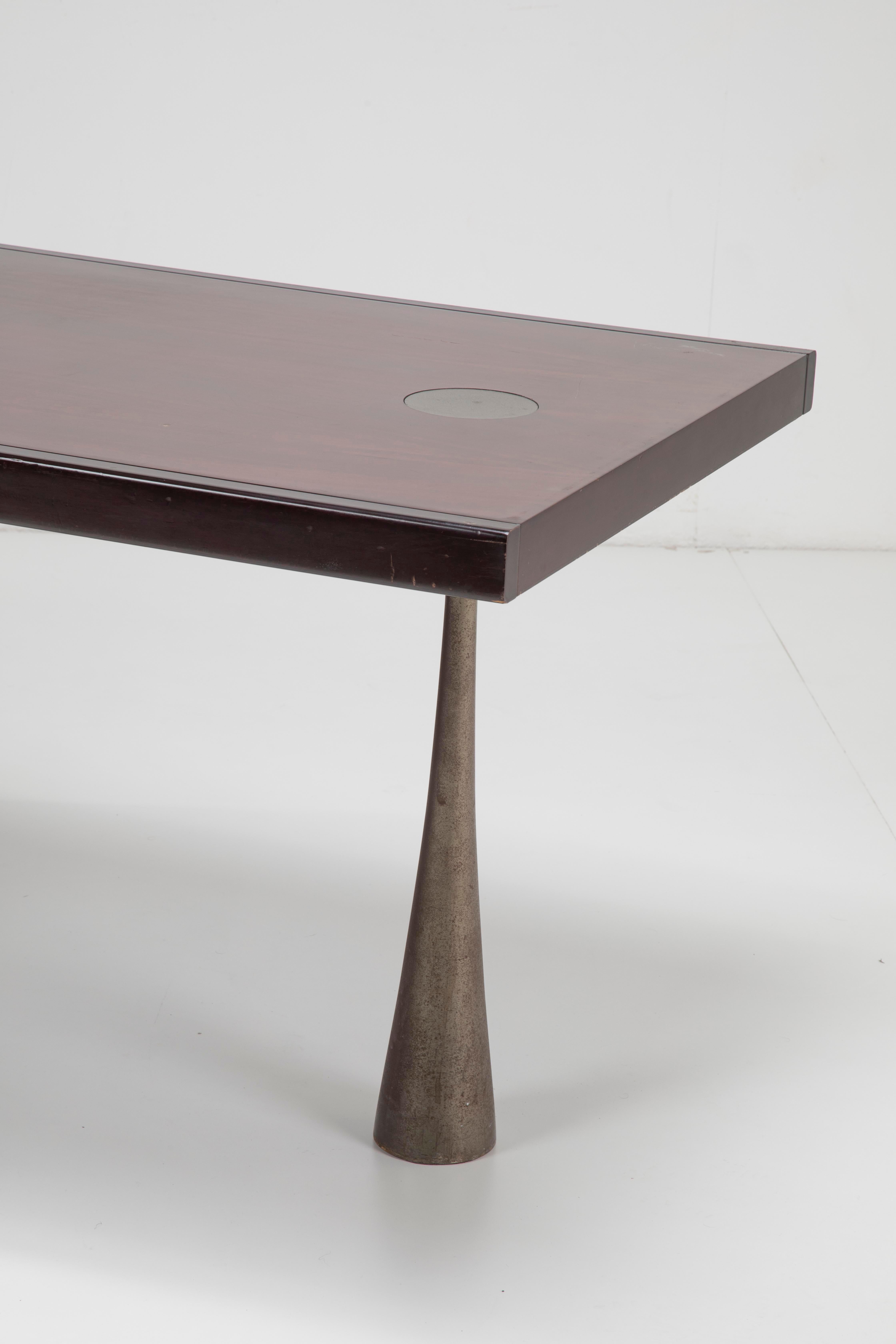 Late 20th Century Angelo Mangiarotti Rare desk with single cast iron foot - Italian Design 1970s
